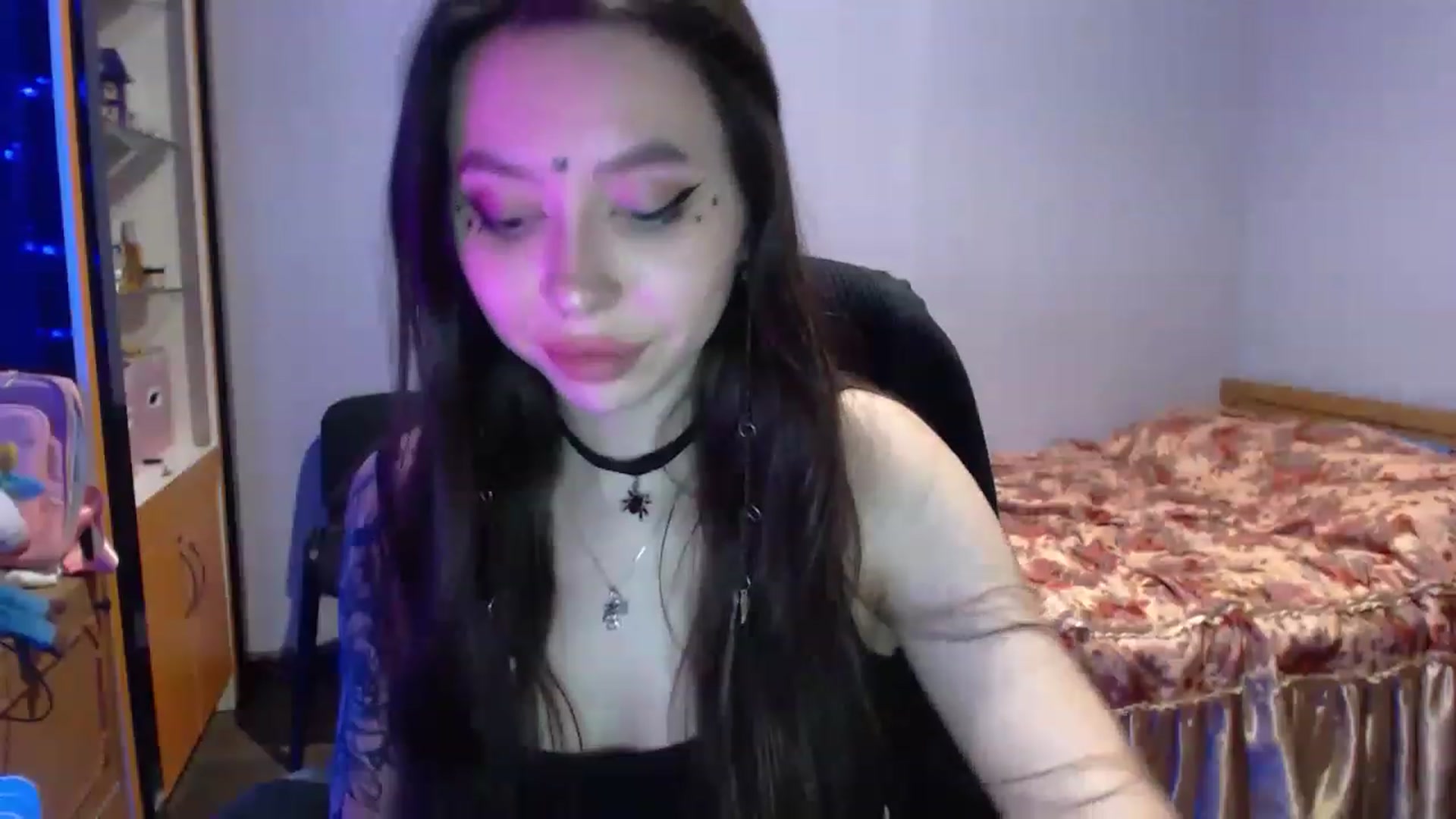 Gallery image thumbnail from DeepGazee's myfreecams stream on, 03/31/2023, 22:03 image 7 of 20