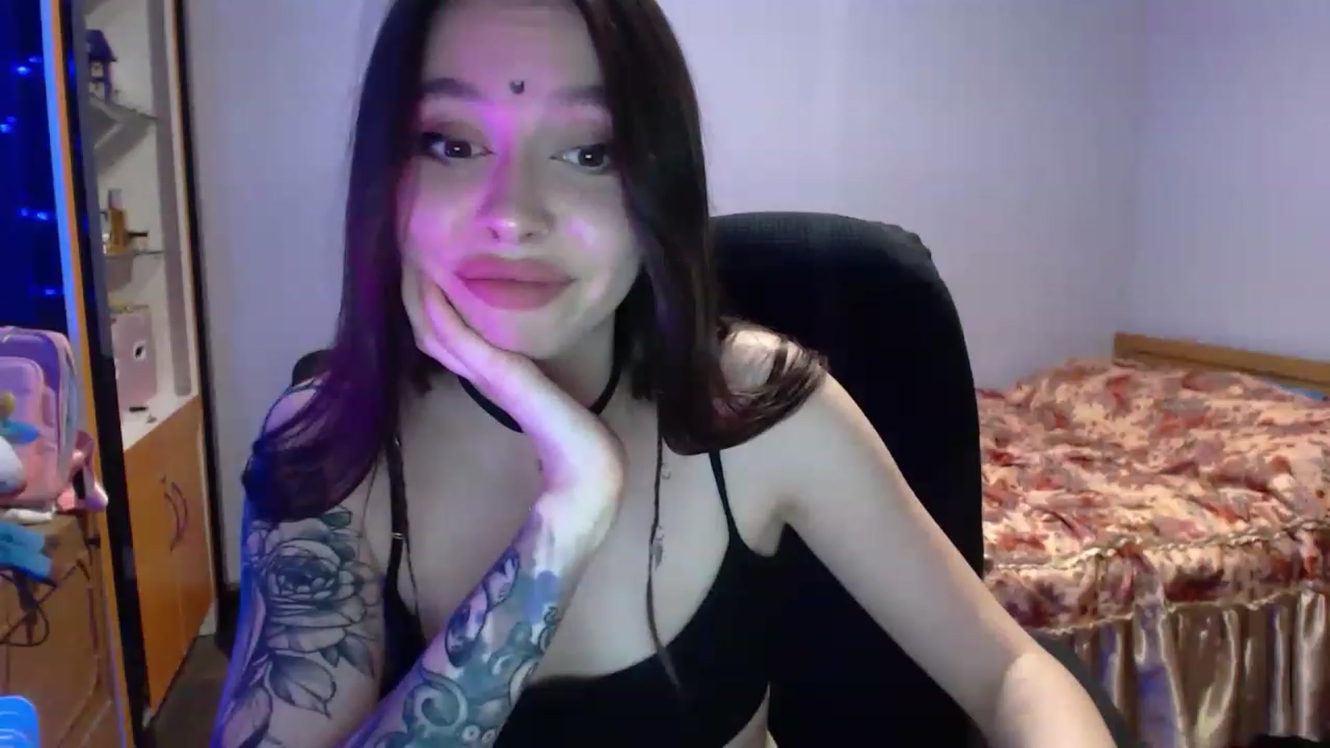 Gallery image thumbnail from DeepGazee's myfreecams stream on, 03/31/2023, 22:03 image 2 of 20