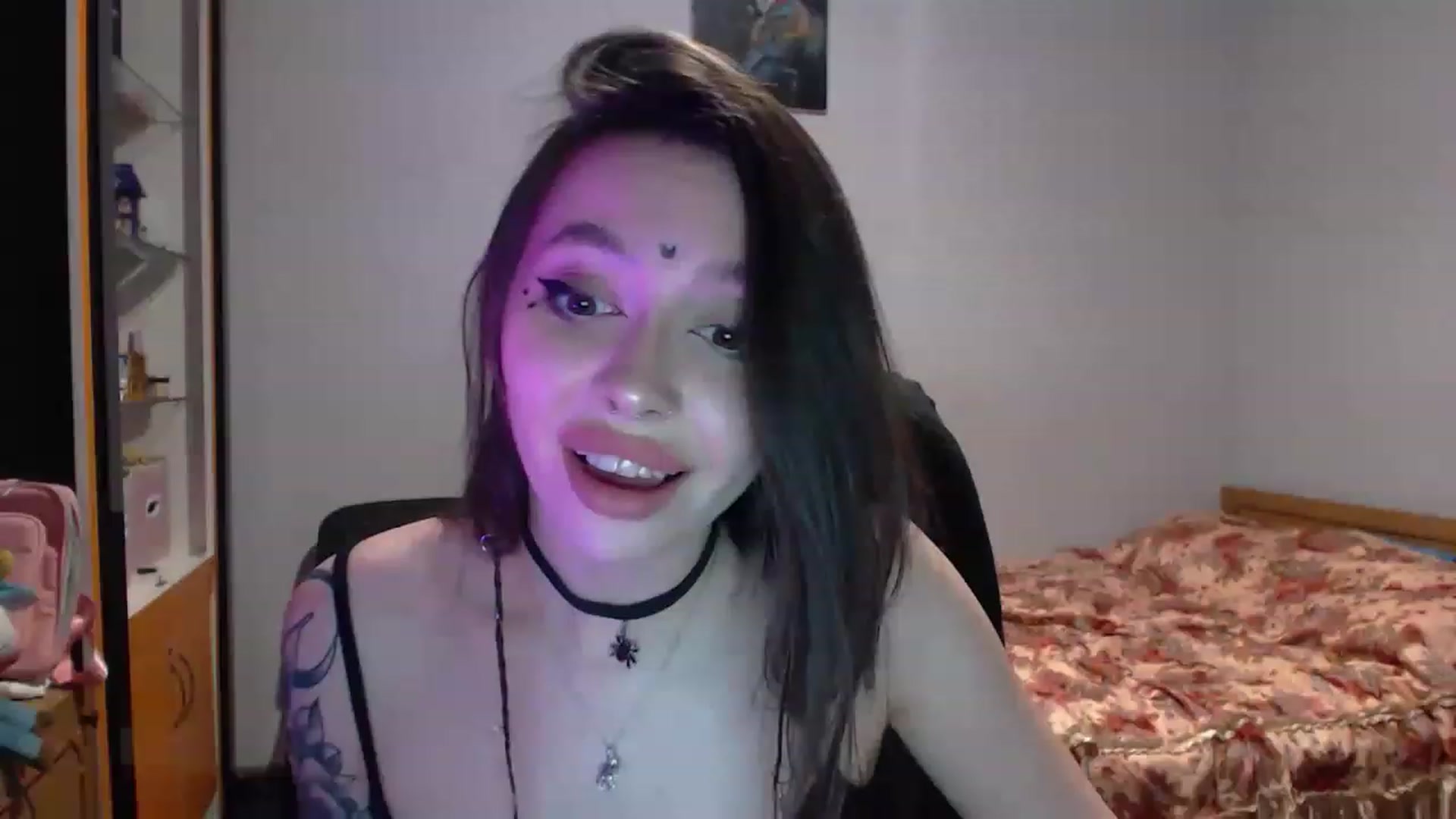 Gallery image thumbnail from DeepGazee's myfreecams stream on, 03/31/2023, 22:03 image 1 of 20