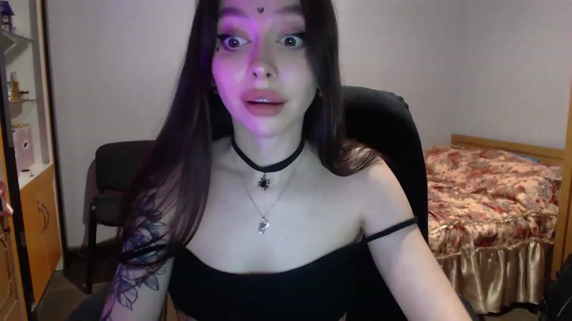 Gallery image thumbnail from DeepGazee's myfreecams stream on, 03/31/2023, 22:03 image 19 of 20