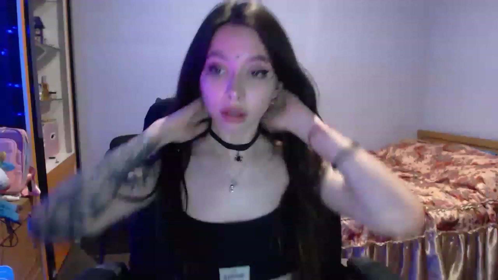 Gallery image thumbnail from DeepGazee's myfreecams stream on, 03/31/2023, 22:03 image 6 of 20