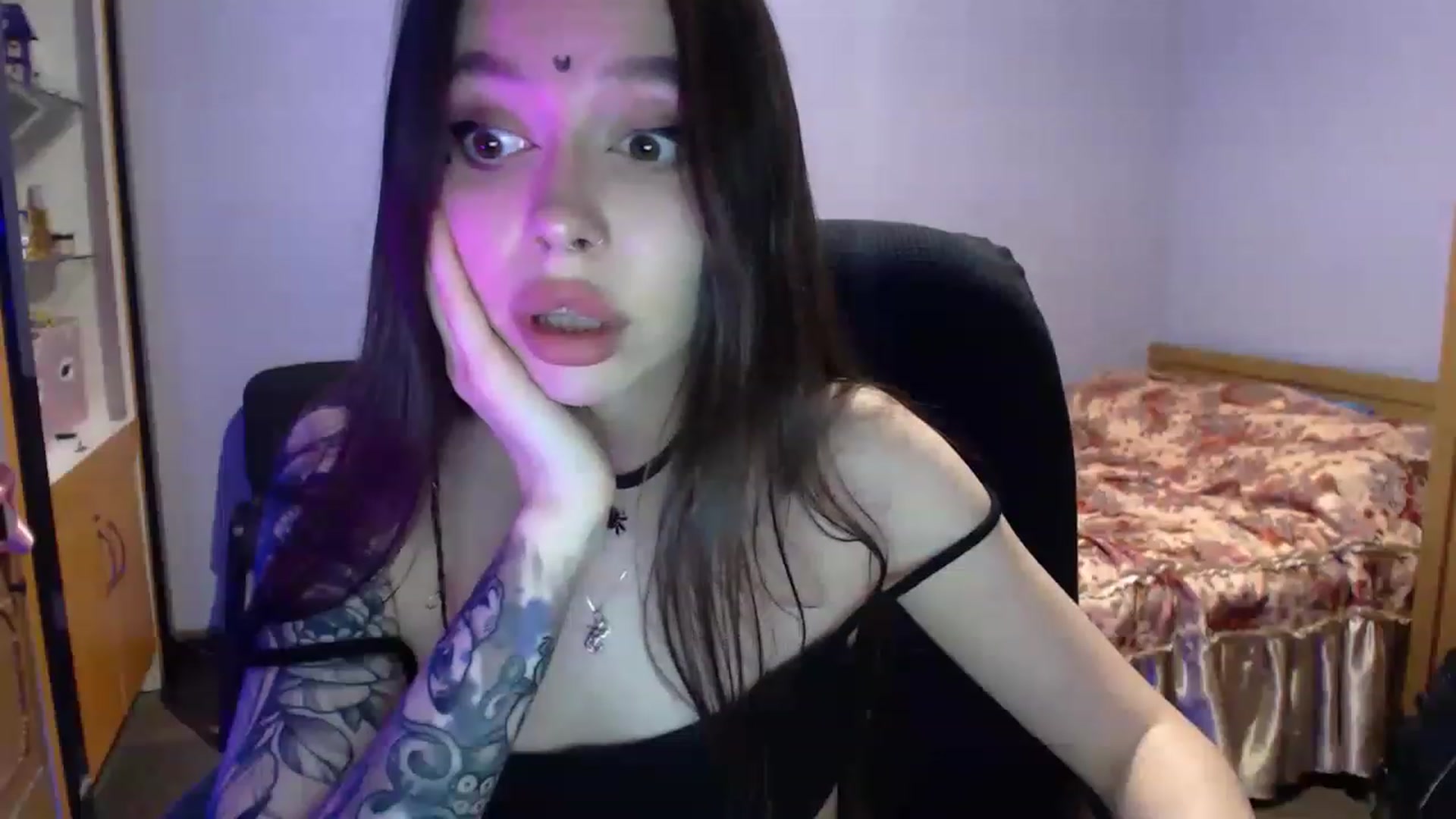 Gallery image thumbnail from DeepGazee's myfreecams stream on, 03/31/2023, 22:03 image 18 of 20
