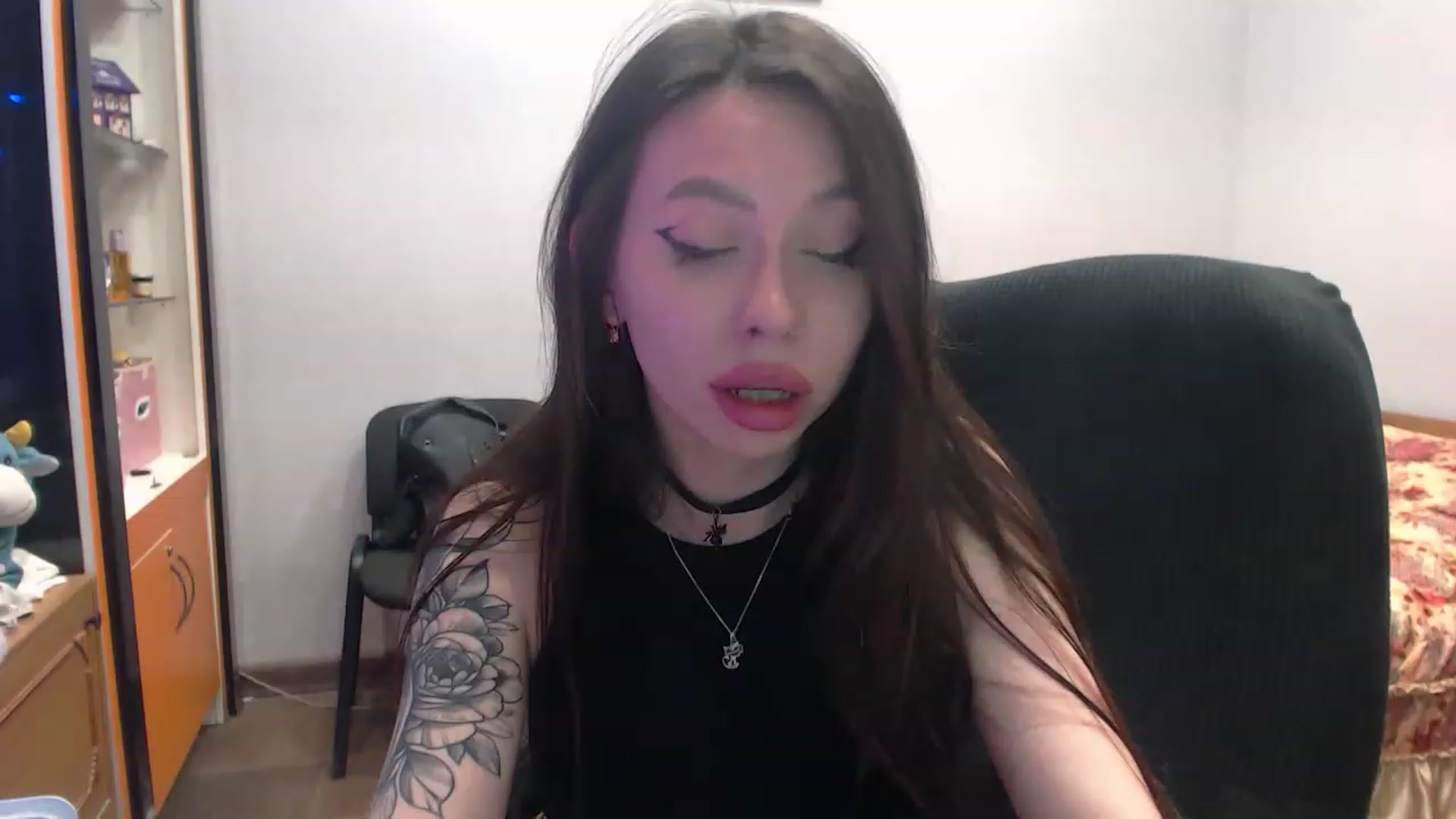 Gallery image thumbnail from DeepGazee's myfreecams stream on, 04/03/2023, 01:07 image 11 of 20