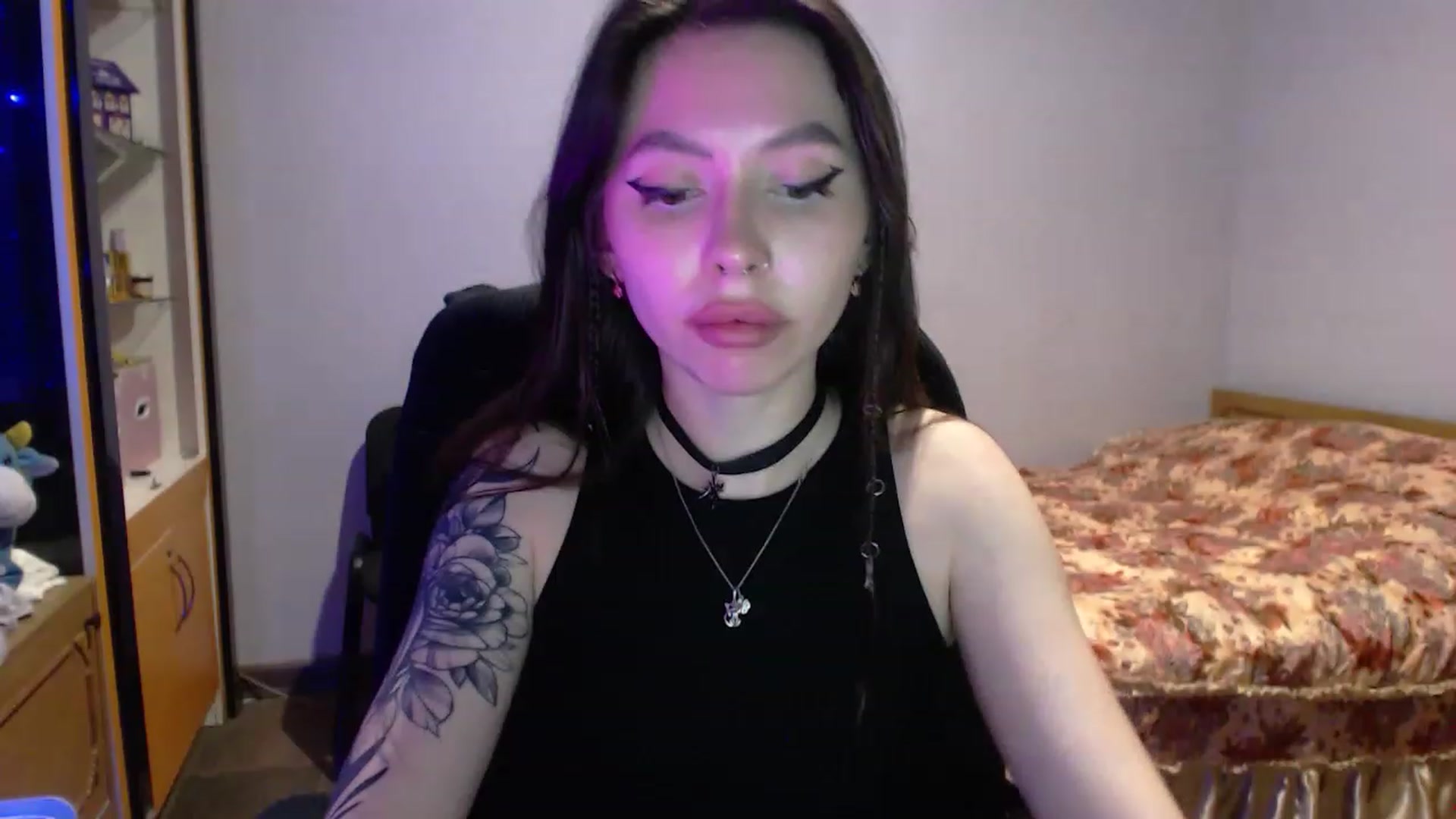 Gallery image thumbnail from DeepGazee's myfreecams stream on, 04/03/2023, 01:07 image 19 of 20