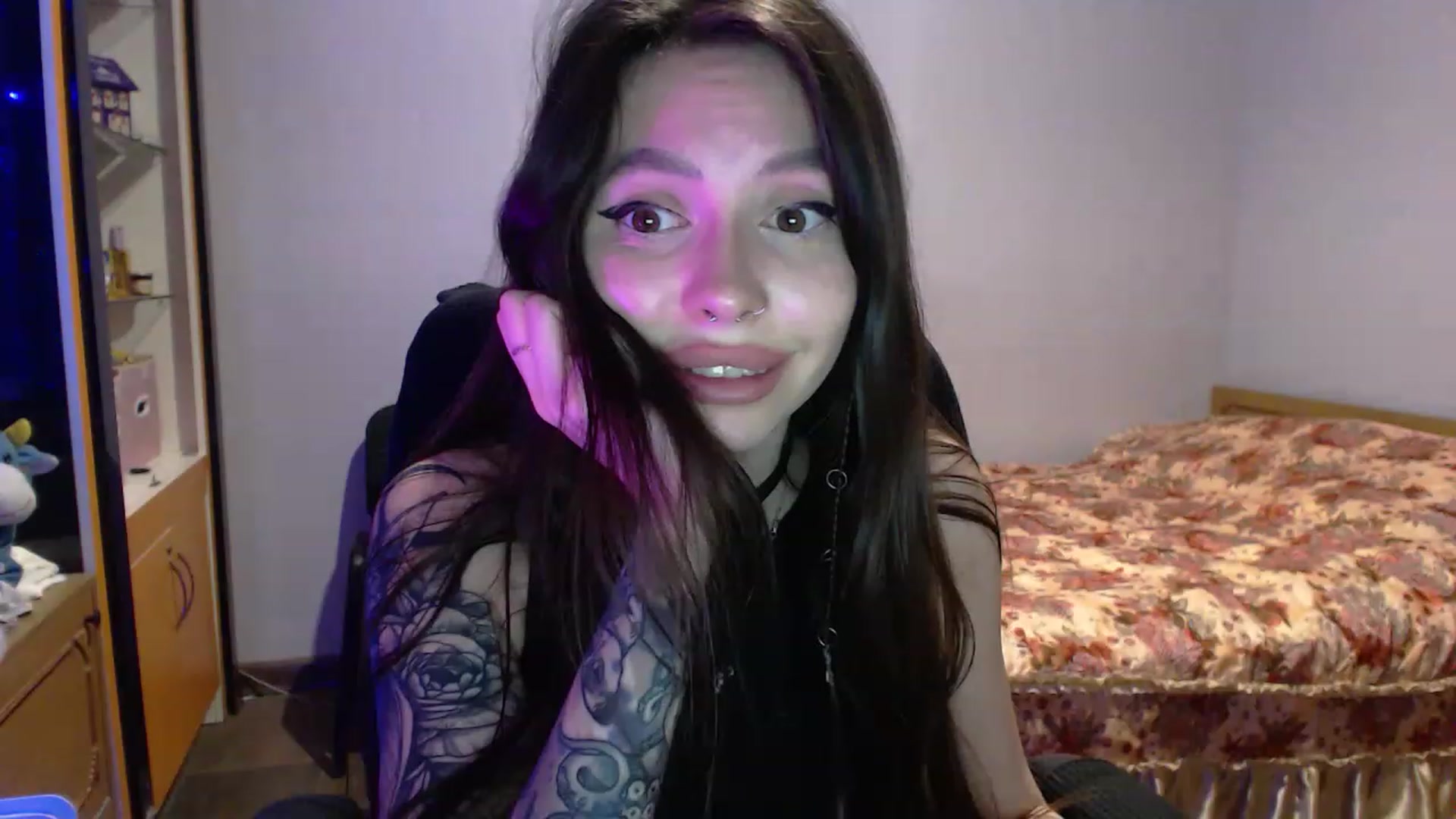 Gallery image thumbnail from DeepGazee's myfreecams stream on, 04/03/2023, 01:07 image 16 of 20