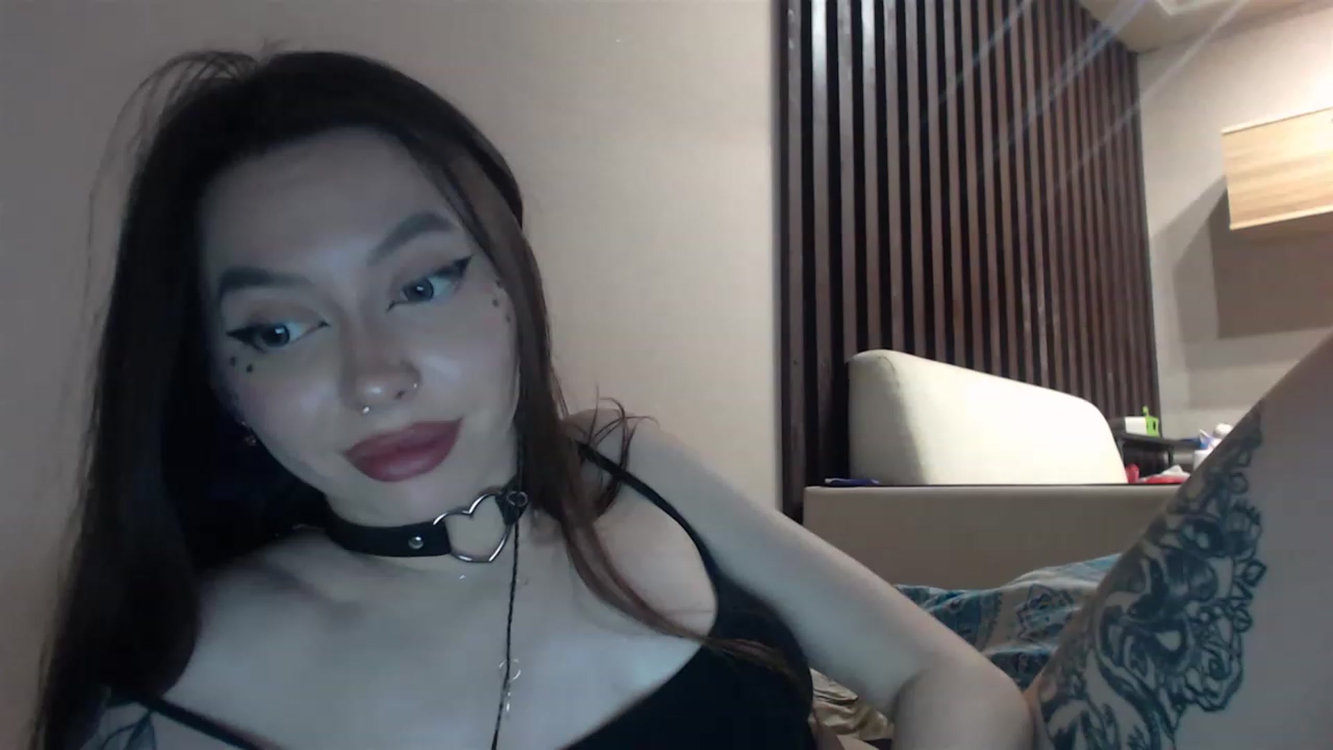 Gallery image thumbnail from DeepGazee's myfreecams stream on, 04/07/2023, 20:02 image 18 of 20