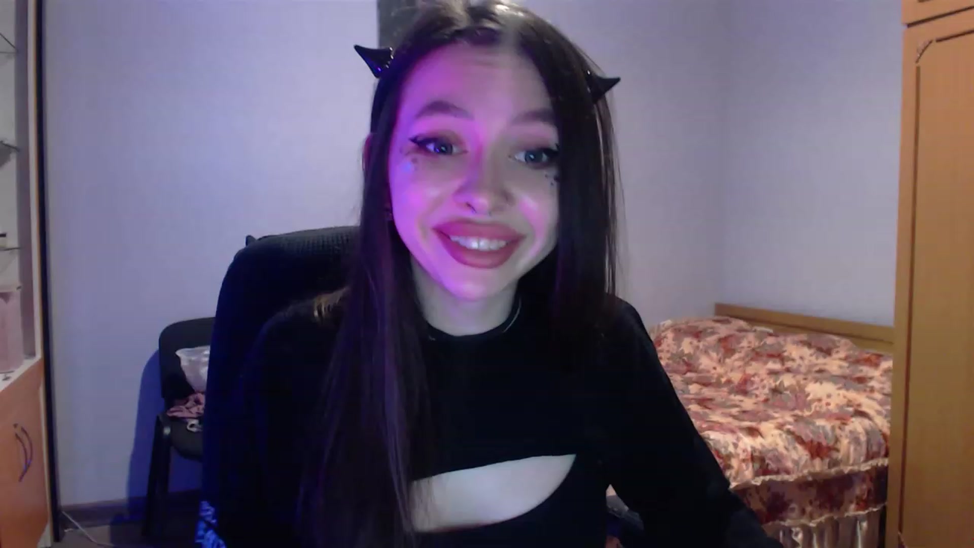 Gallery image thumbnail from DeepGazee's myfreecams stream on, 05/18/2023, 18:27 image 15 of 20
