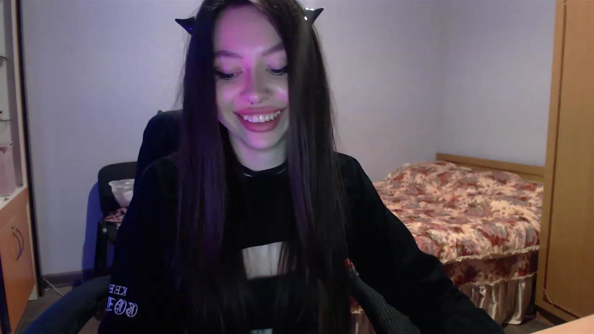 Gallery image thumbnail from DeepGazee's myfreecams stream on, 05/18/2023, 18:27 image 7 of 20