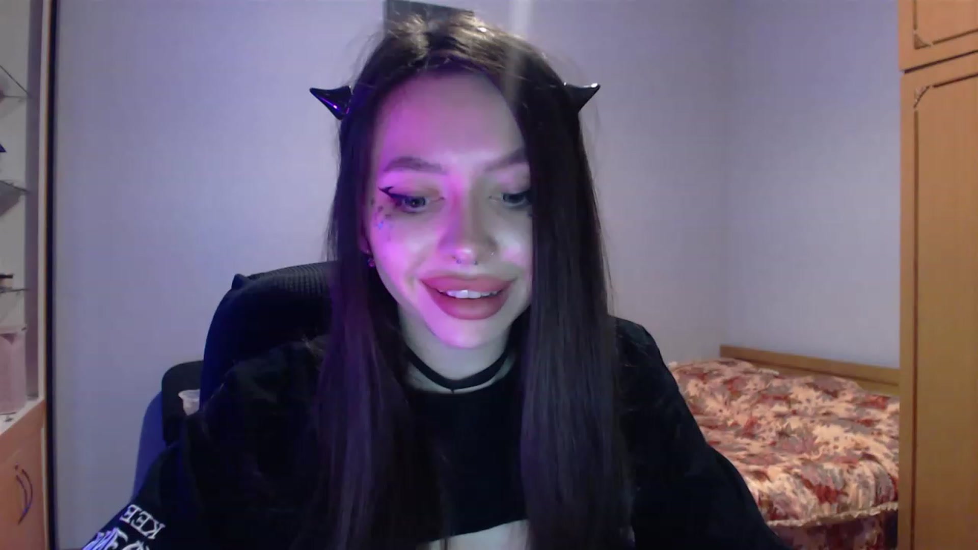 Gallery image thumbnail from DeepGazee's myfreecams stream on, 05/18/2023, 18:27 image 17 of 20