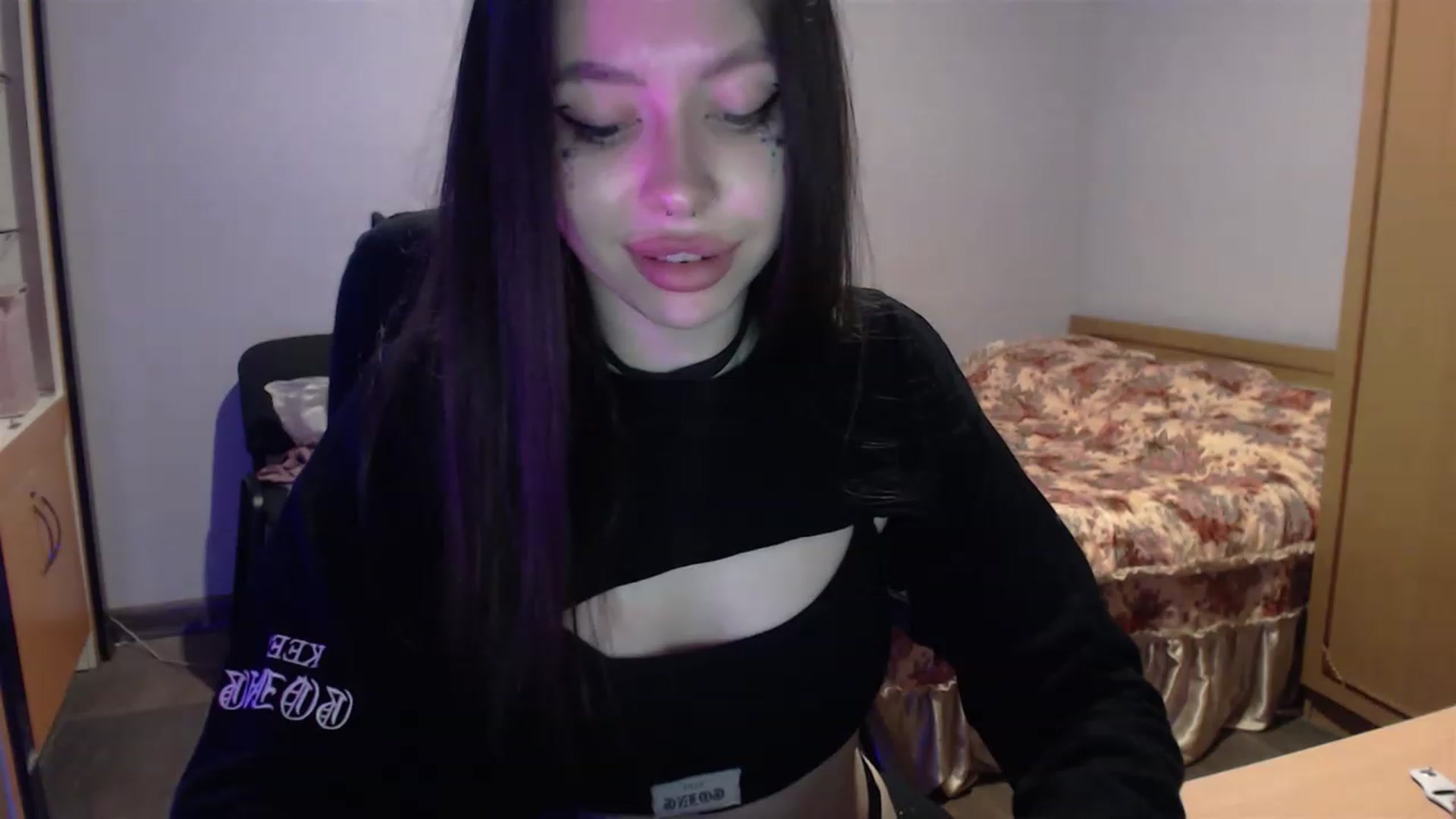 Gallery image thumbnail from DeepGazee's myfreecams stream on, 05/18/2023, 18:27 image 14 of 20