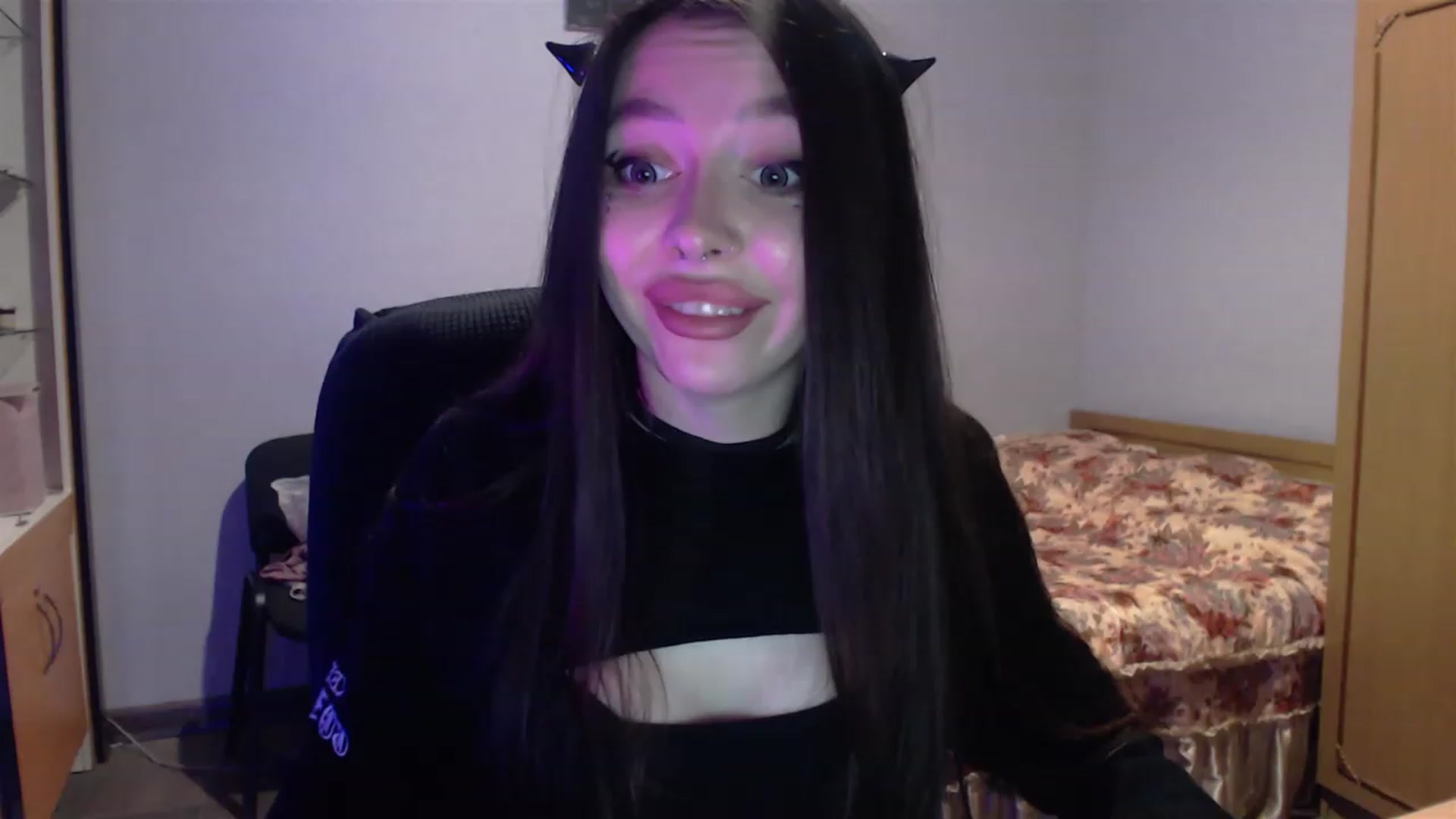 Gallery image thumbnail from DeepGazee's myfreecams stream on, 05/18/2023, 18:27 image 18 of 20
