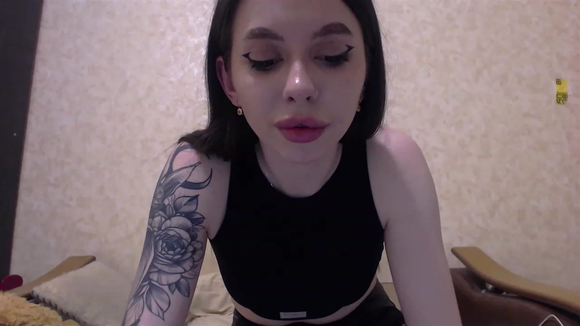 Gallery image thumbnail from DeepGazee's myfreecams stream on, 05/31/2023, 19:32 image 13 of 20