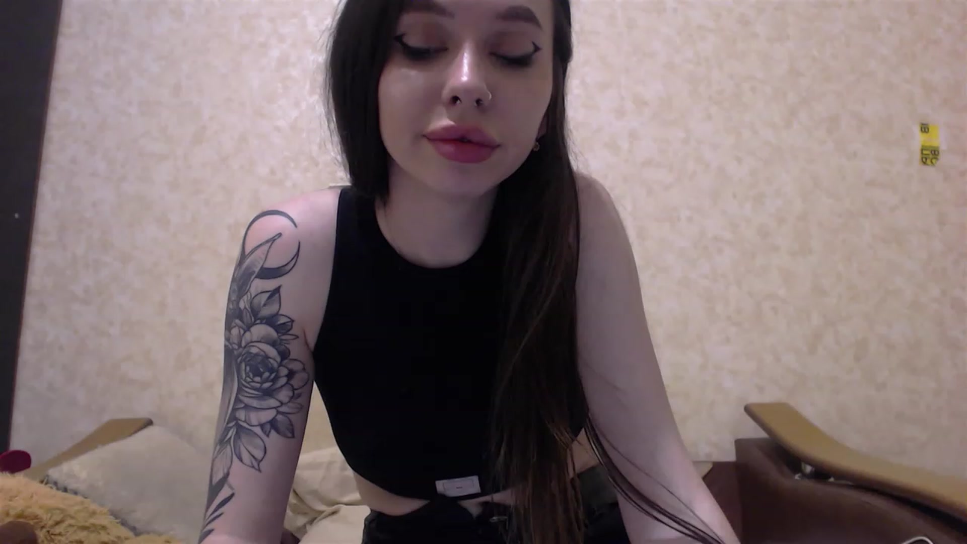 Gallery image thumbnail from DeepGazee's myfreecams stream on, 05/31/2023, 21:06 image 14 of 20