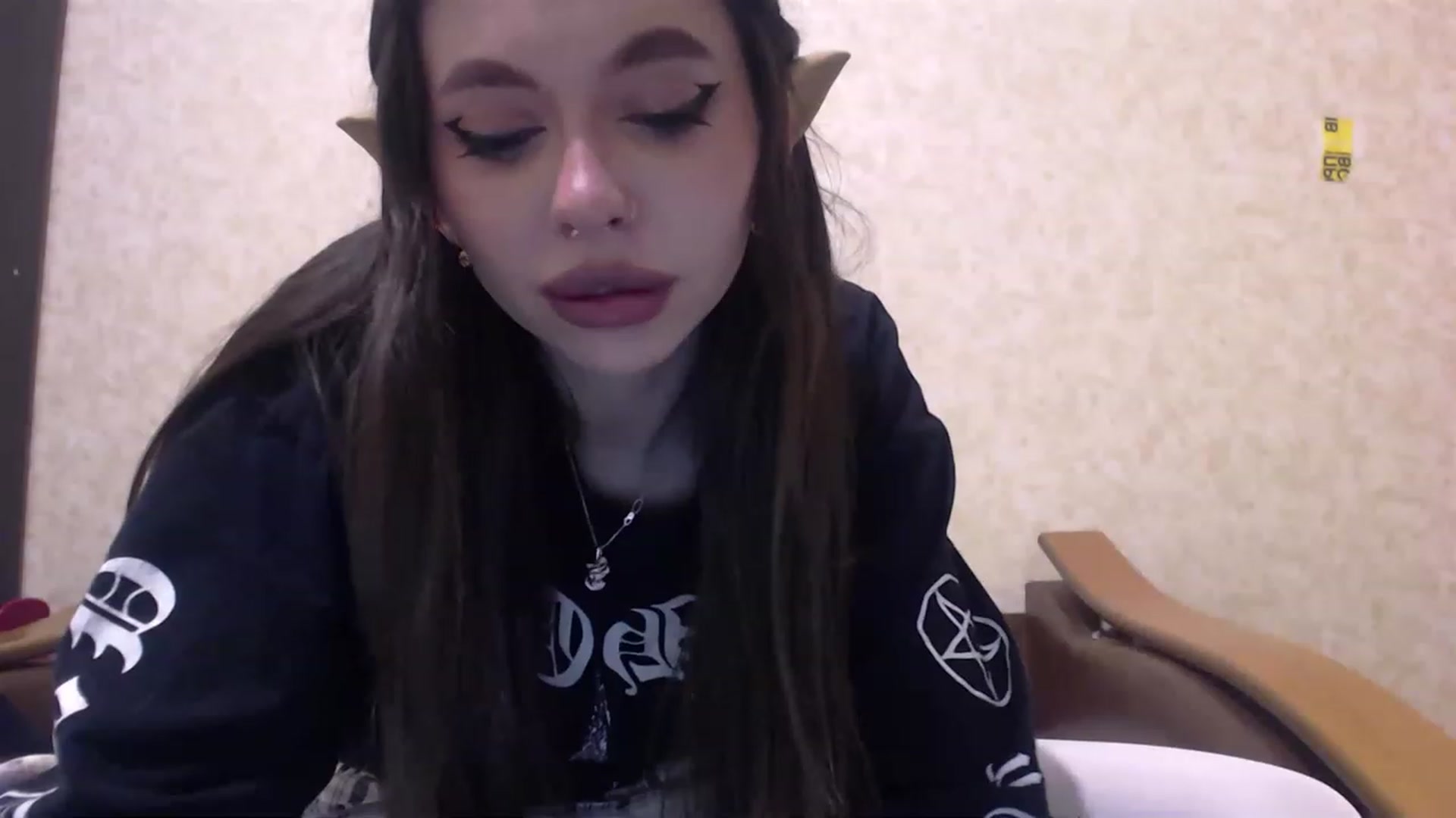 Gallery image thumbnail from DeepGazee's myfreecams stream on, 06/05/2023, 22:08 image 12 of 20