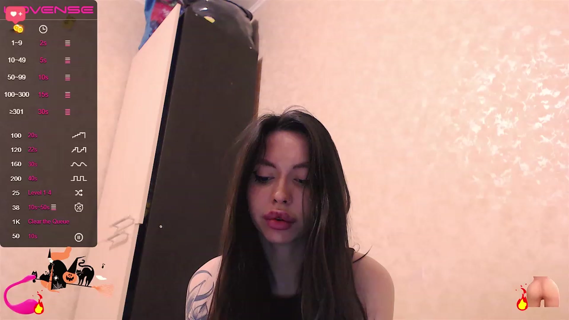 Gallery image thumbnail from DeepGazee's myfreecams stream on, 06/18/2023, 21:10 image 3 of 20