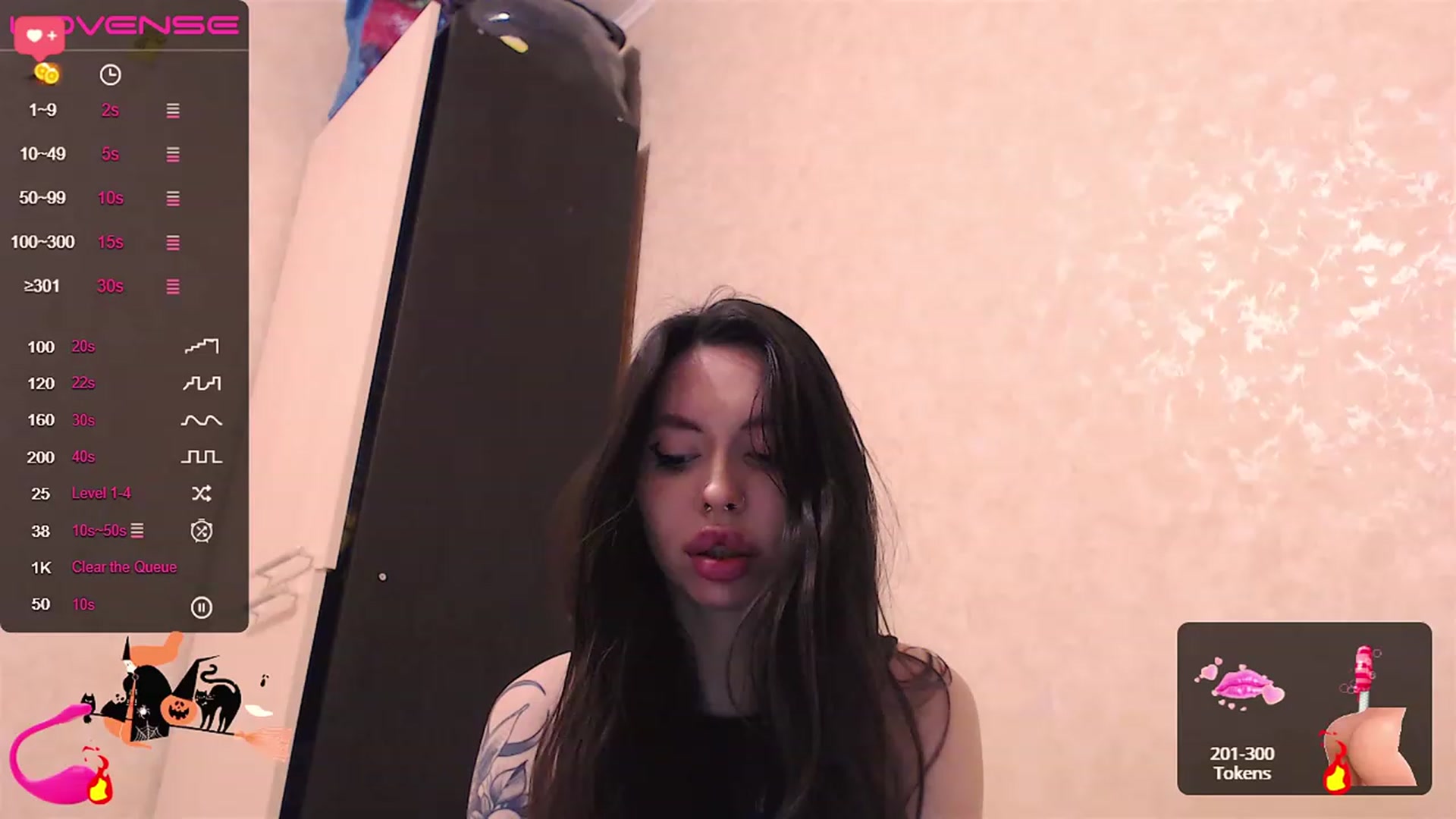 Gallery image thumbnail from DeepGazee's myfreecams stream on, 06/18/2023, 21:10 image 14 of 20