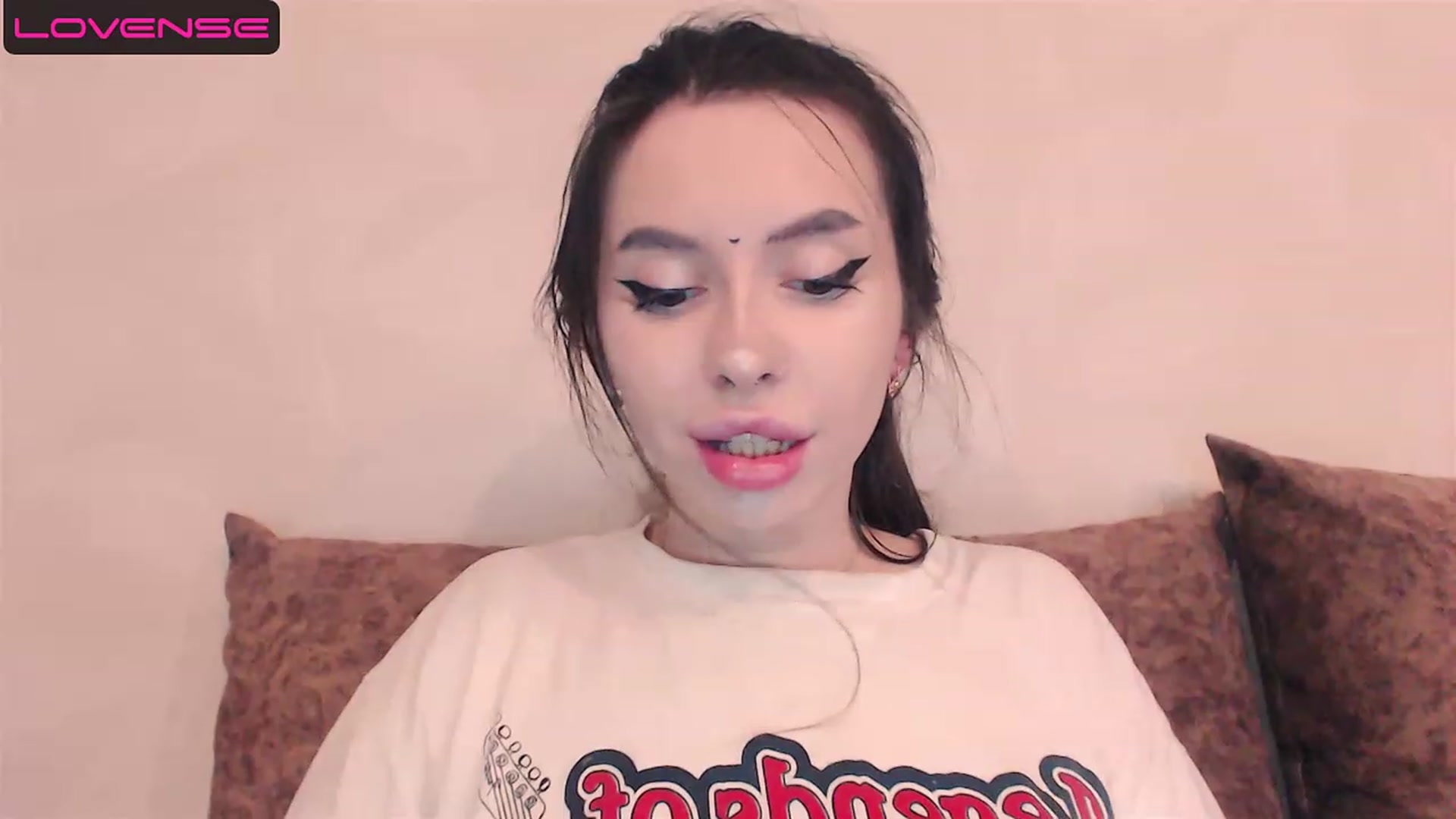 Gallery image thumbnail from DeepGazee's myfreecams stream on, 08/06/2023, 18:59 image 15 of 20