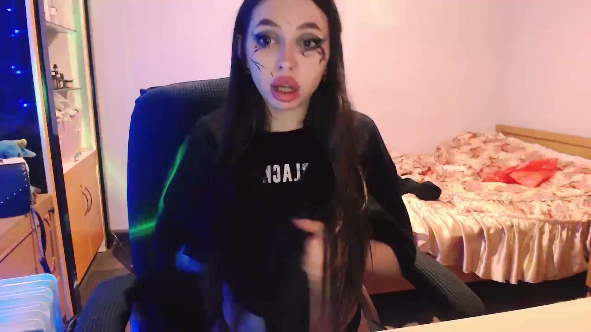 Gallery image thumbnail from DeepGazee's myfreecams stream on, 10/09/2023, 20:27 image 2 of 20