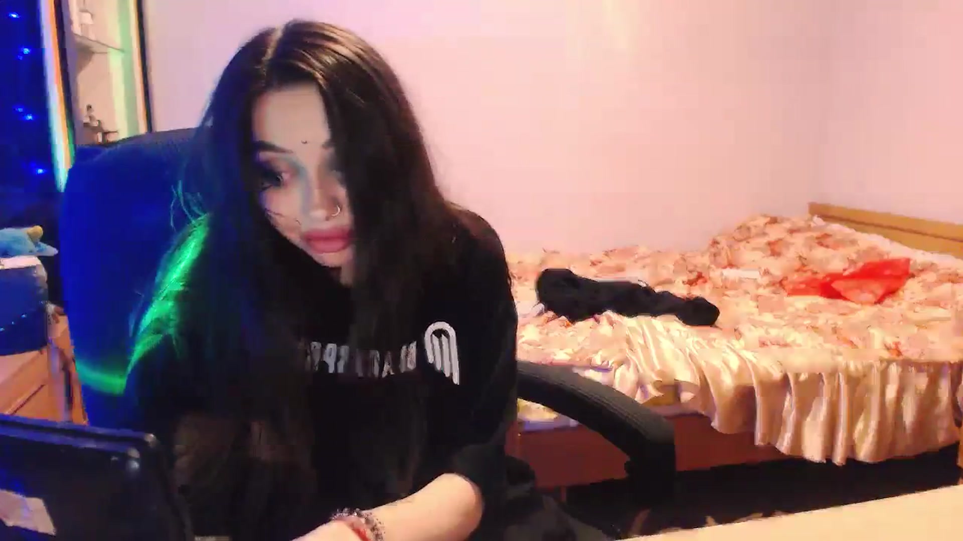 Gallery image thumbnail from DeepGazee's myfreecams stream on, 10/09/2023, 20:27 image 12 of 20