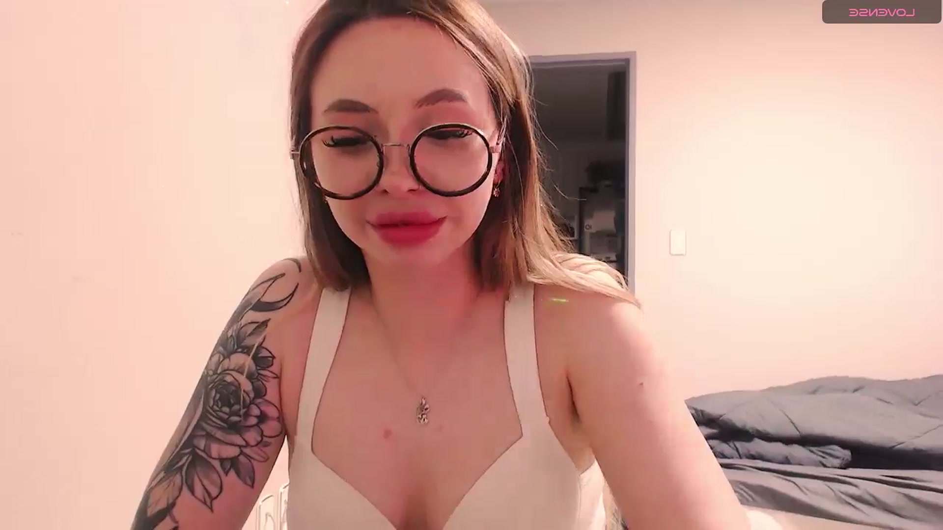 Gallery image thumbnail from DeepGazee's myfreecams stream on, 08/11/2024, 14:03 image 6 of 20