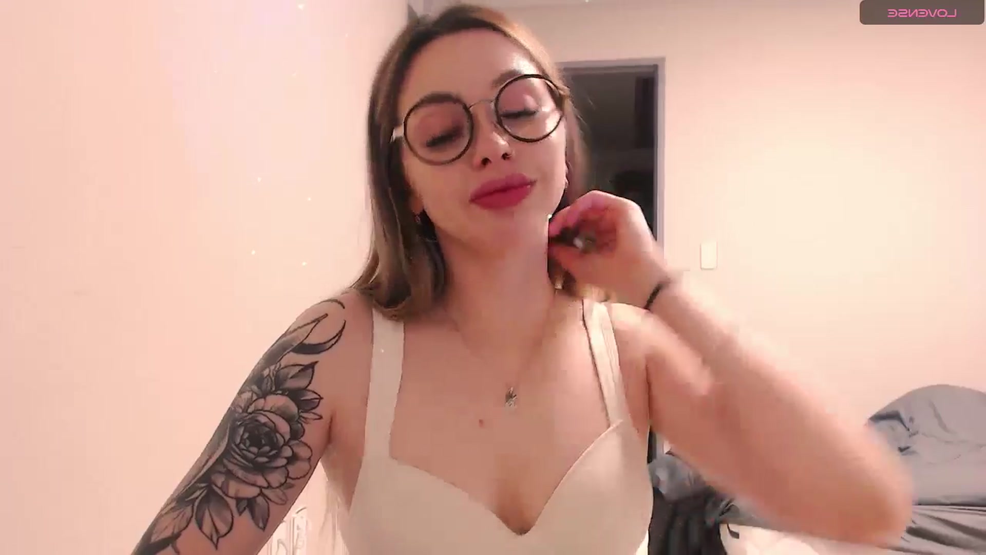 Gallery image thumbnail from DeepGazee's myfreecams stream on, 08/11/2024, 14:03 image 10 of 20