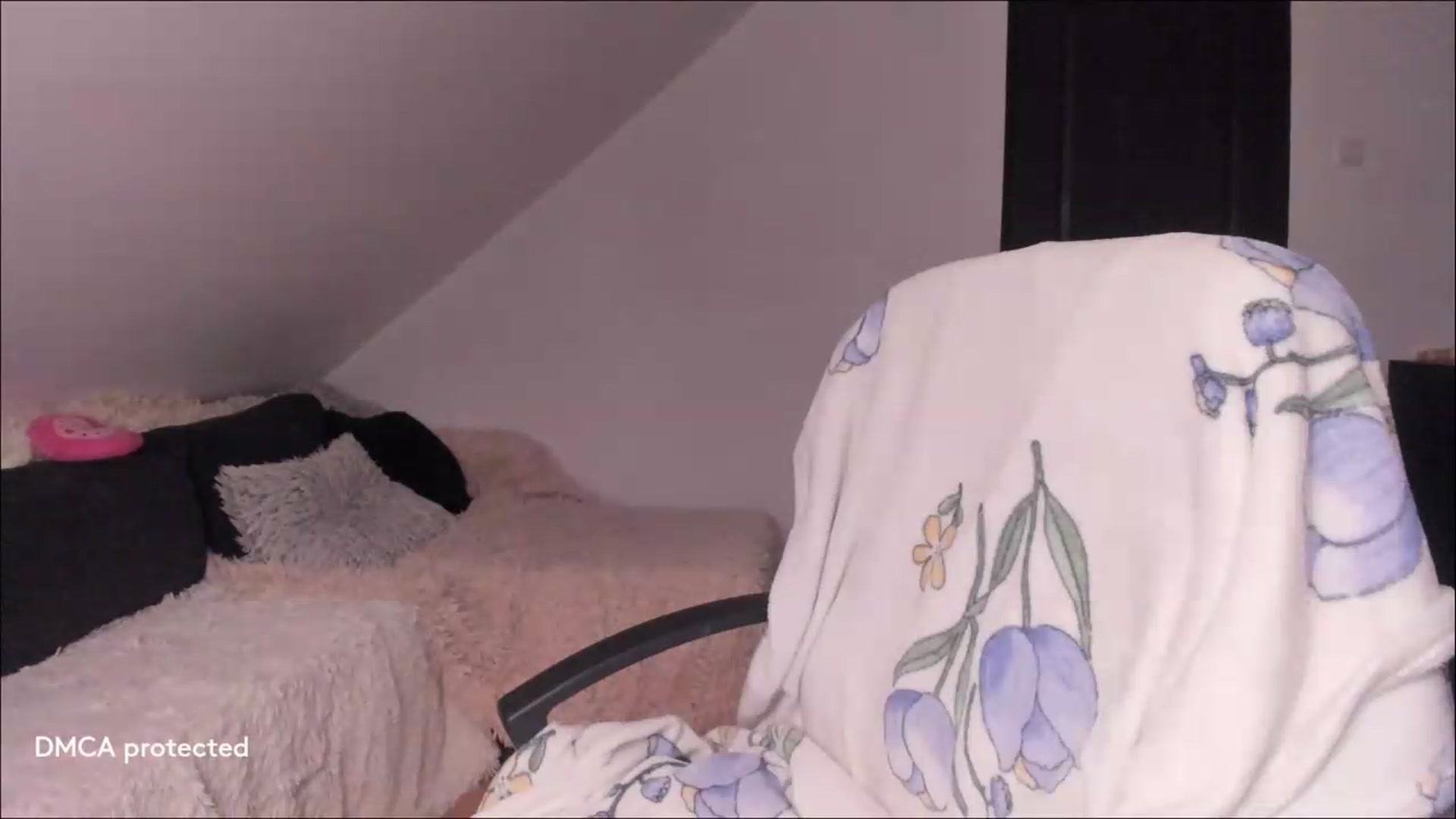 Gallery image thumbnail from Deessert's myfreecams stream on, 09/08/2026, 03:46 image 12 of 20