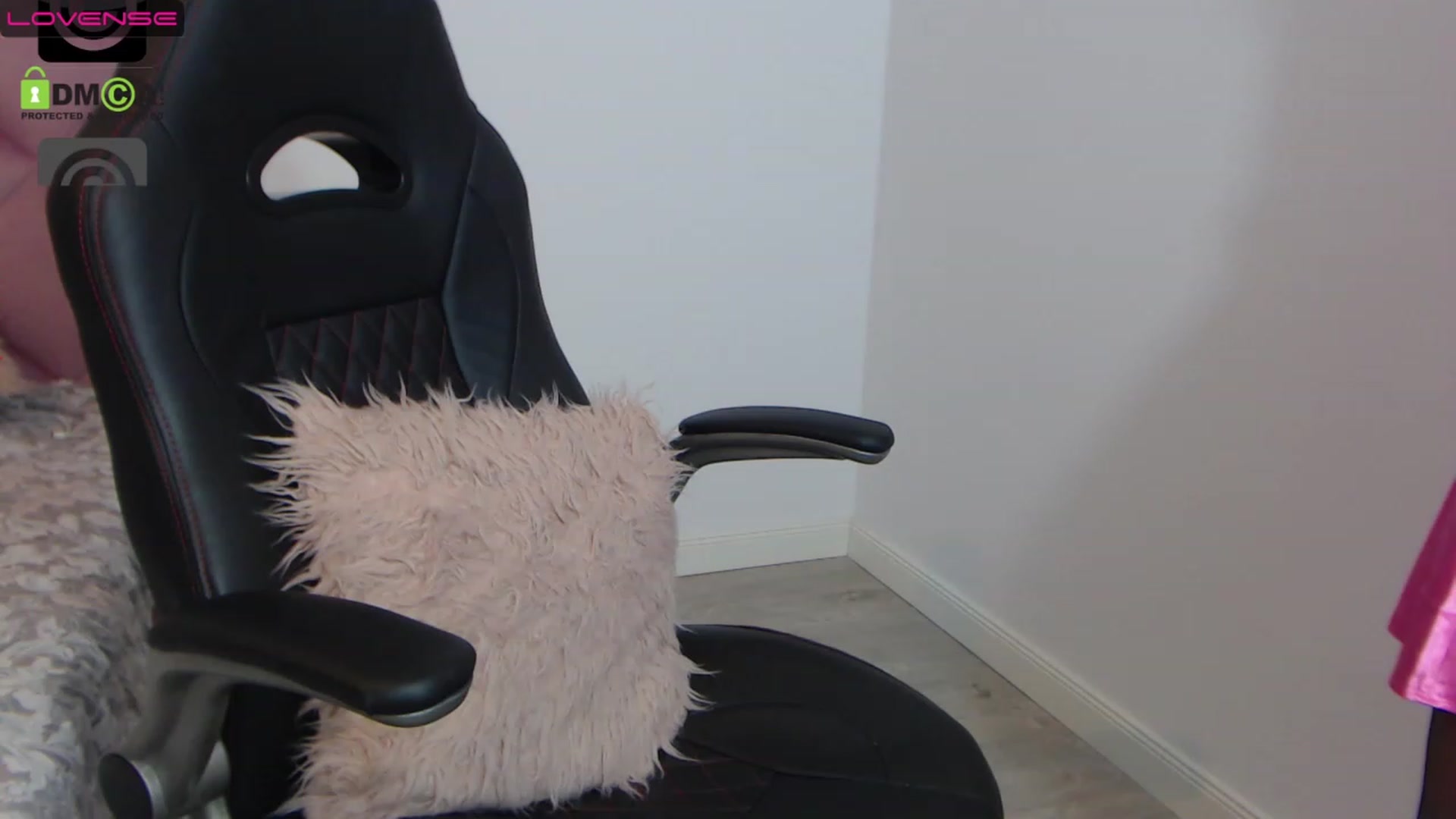 Gallery image thumbnail from Deli_Kate's myfreecams stream on, 01/01/2023, 24:10 image 1 of 20