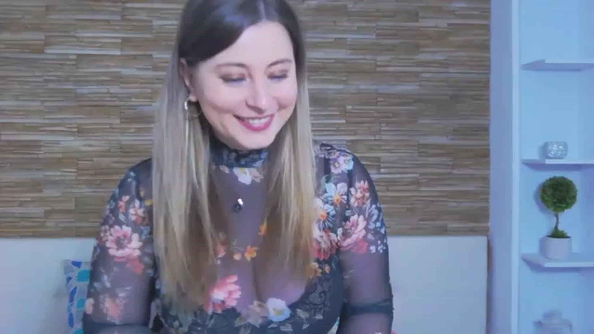 Gallery image thumbnail from DeliceSmile's myfreecams stream on, 02/06/2023, 15:13 image 13 of 20