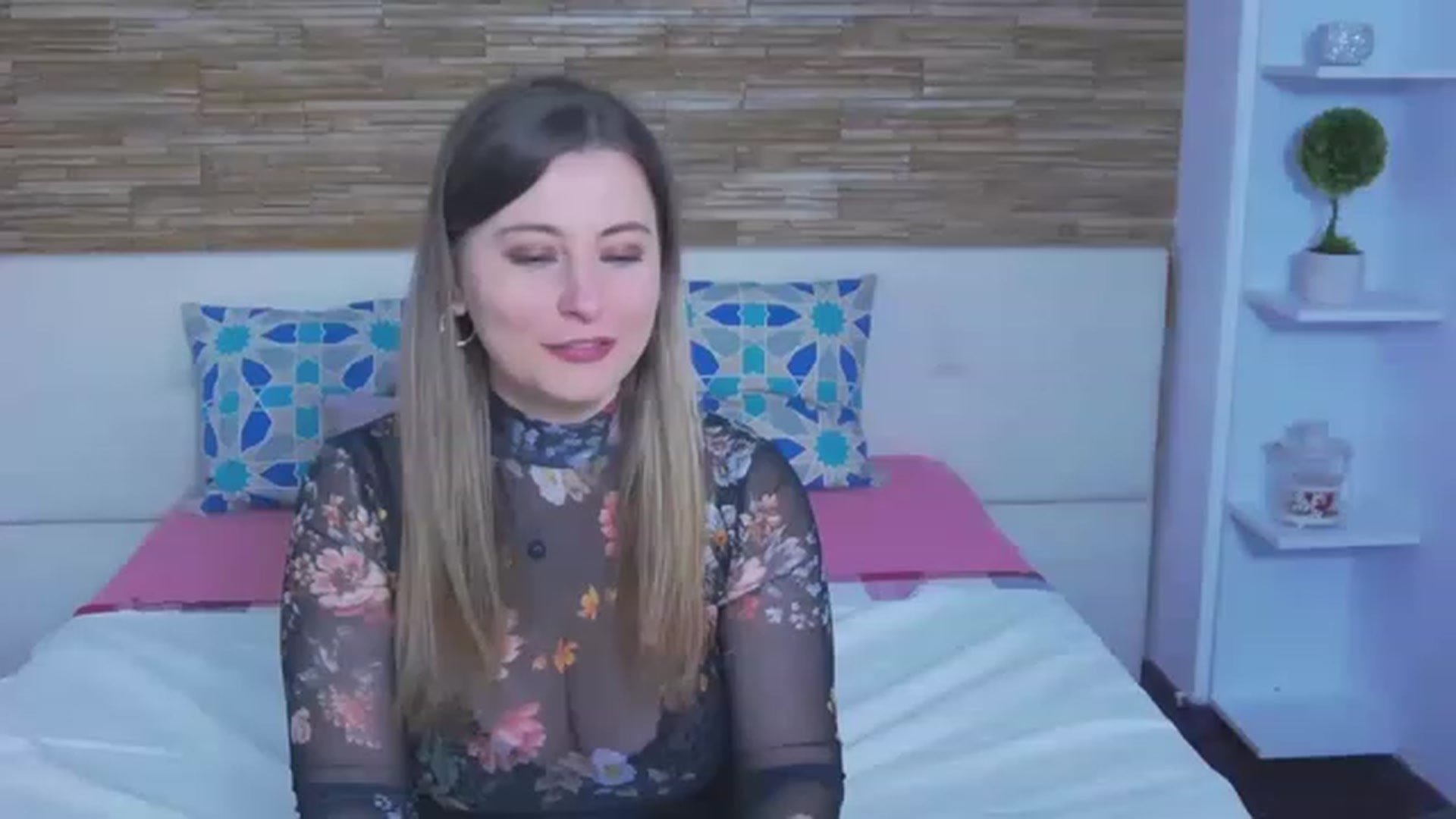 Gallery image thumbnail from DeliceSmile's myfreecams stream on, 02/06/2023, 15:13 image 5 of 20