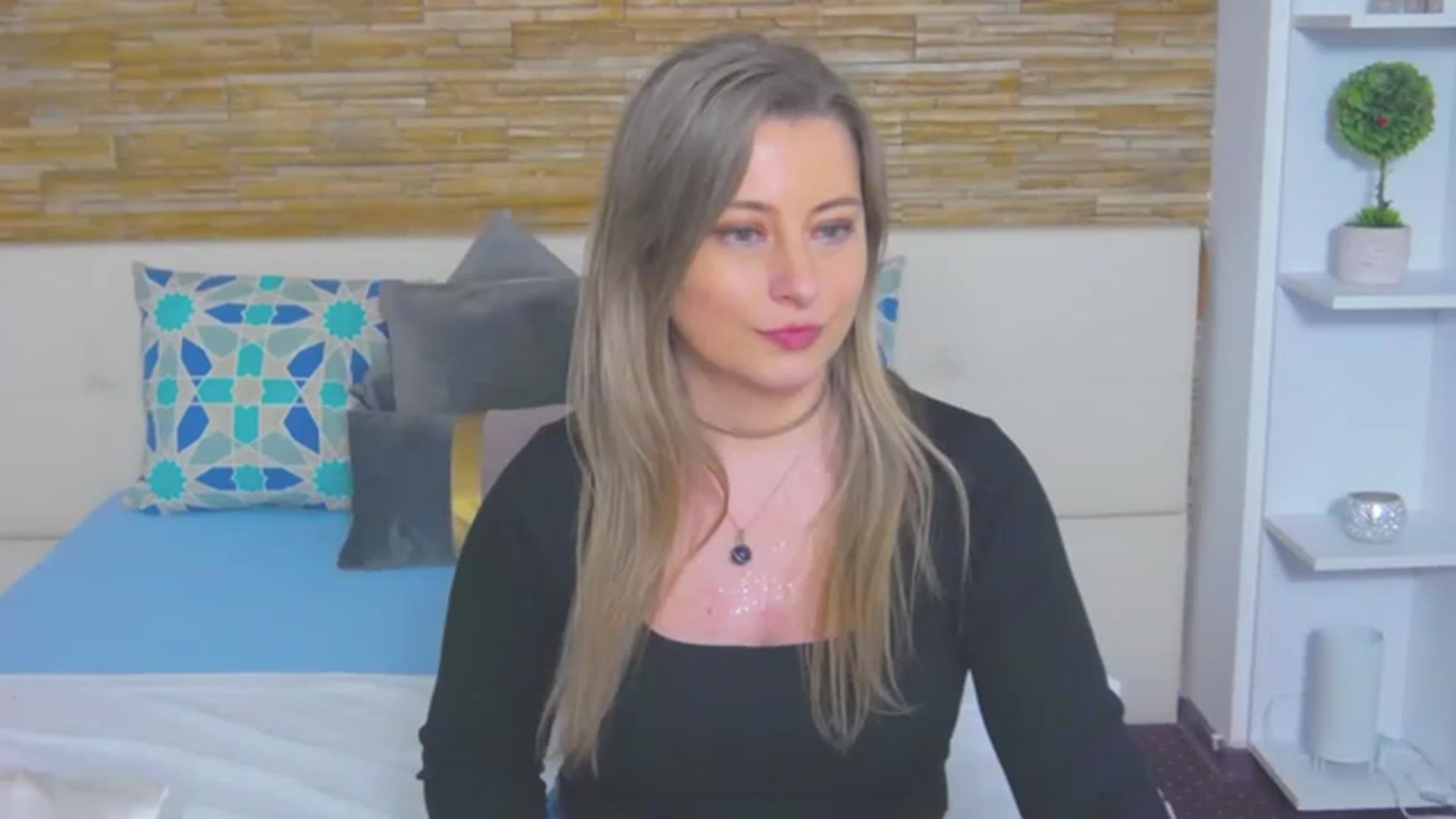 Gallery image thumbnail from DeliceSmile's myfreecams stream on, 04/01/2023, 18:39 image 20 of 20