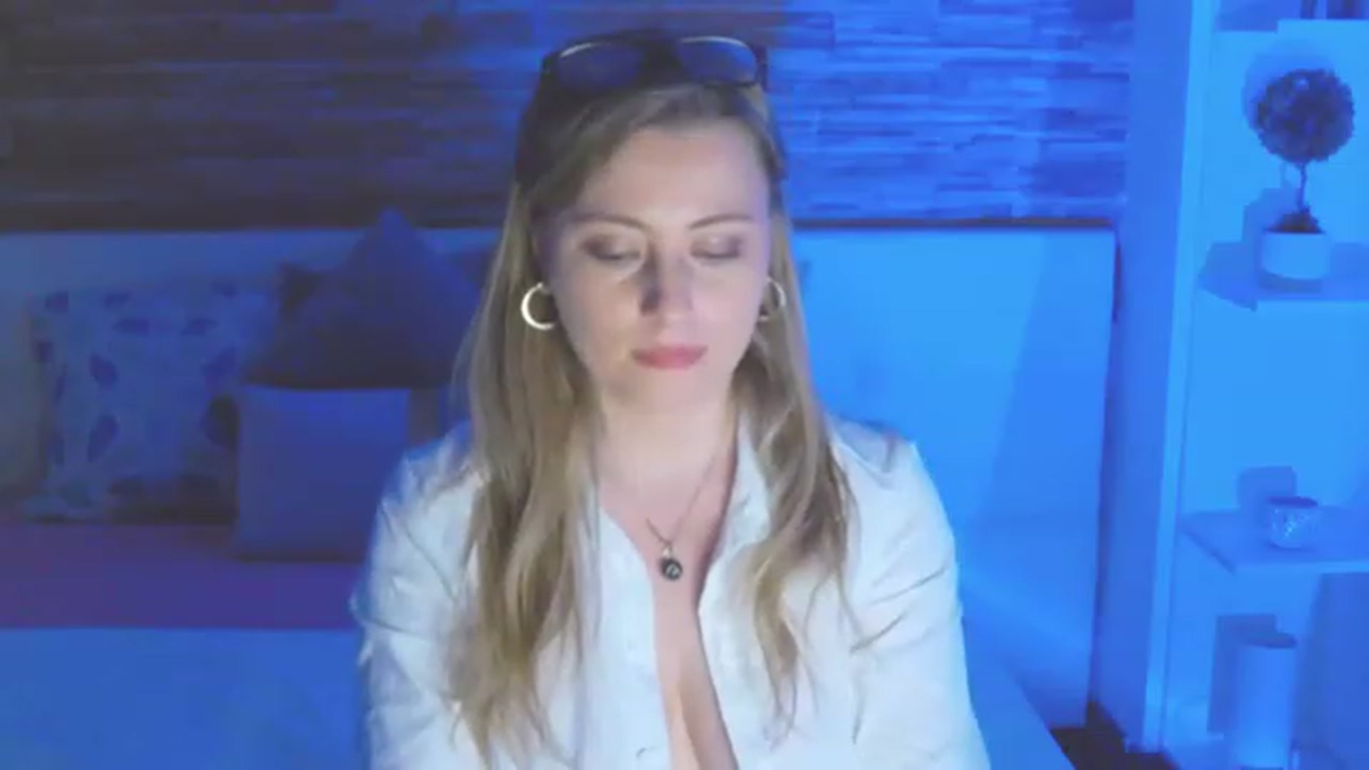 Gallery image thumbnail from DeliceSmile's myfreecams stream on, 04/22/2023, 19:30 image 9 of 20