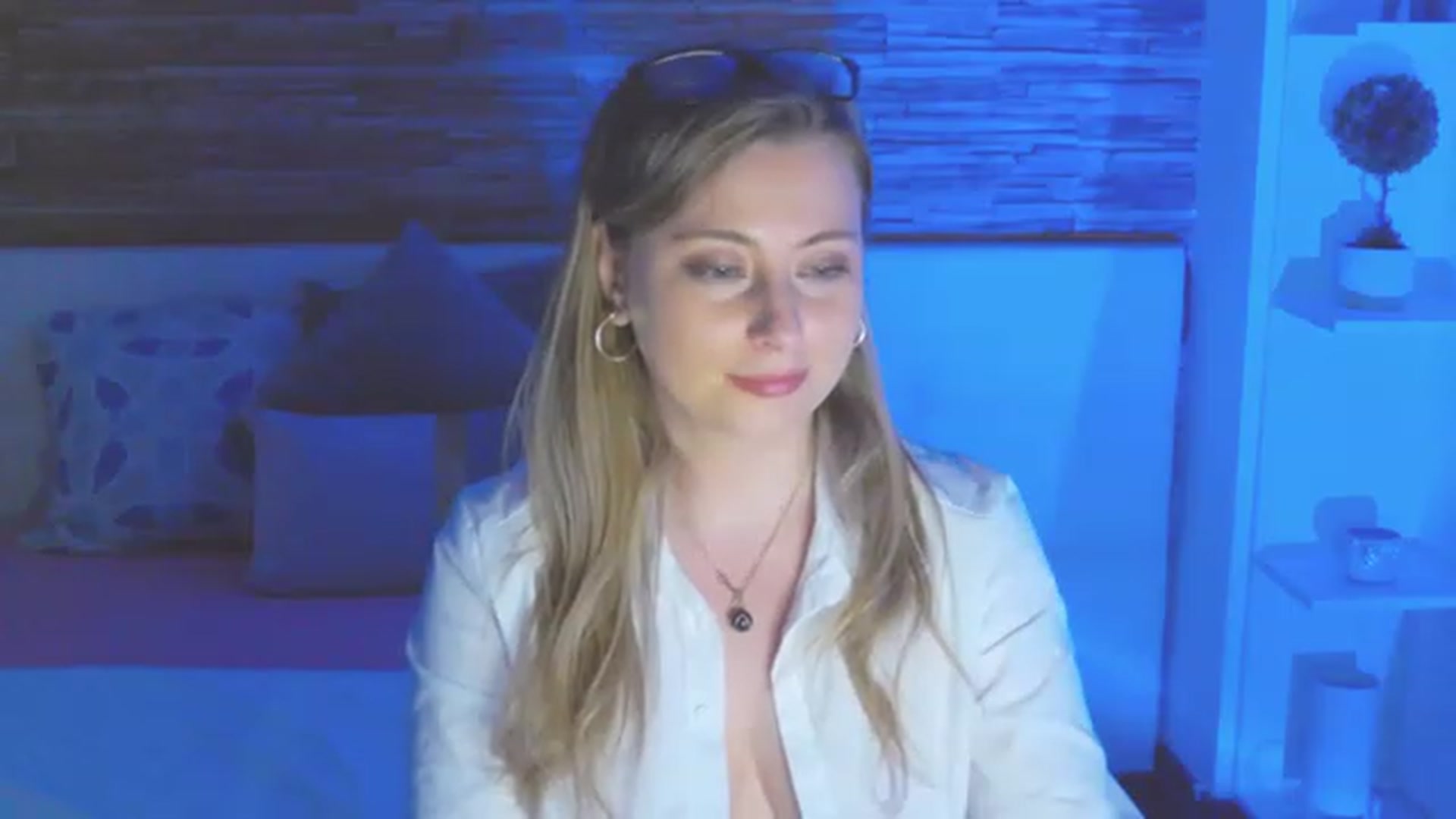 Gallery image thumbnail from DeliceSmile's myfreecams stream on, 04/22/2023, 19:30 image 10 of 20