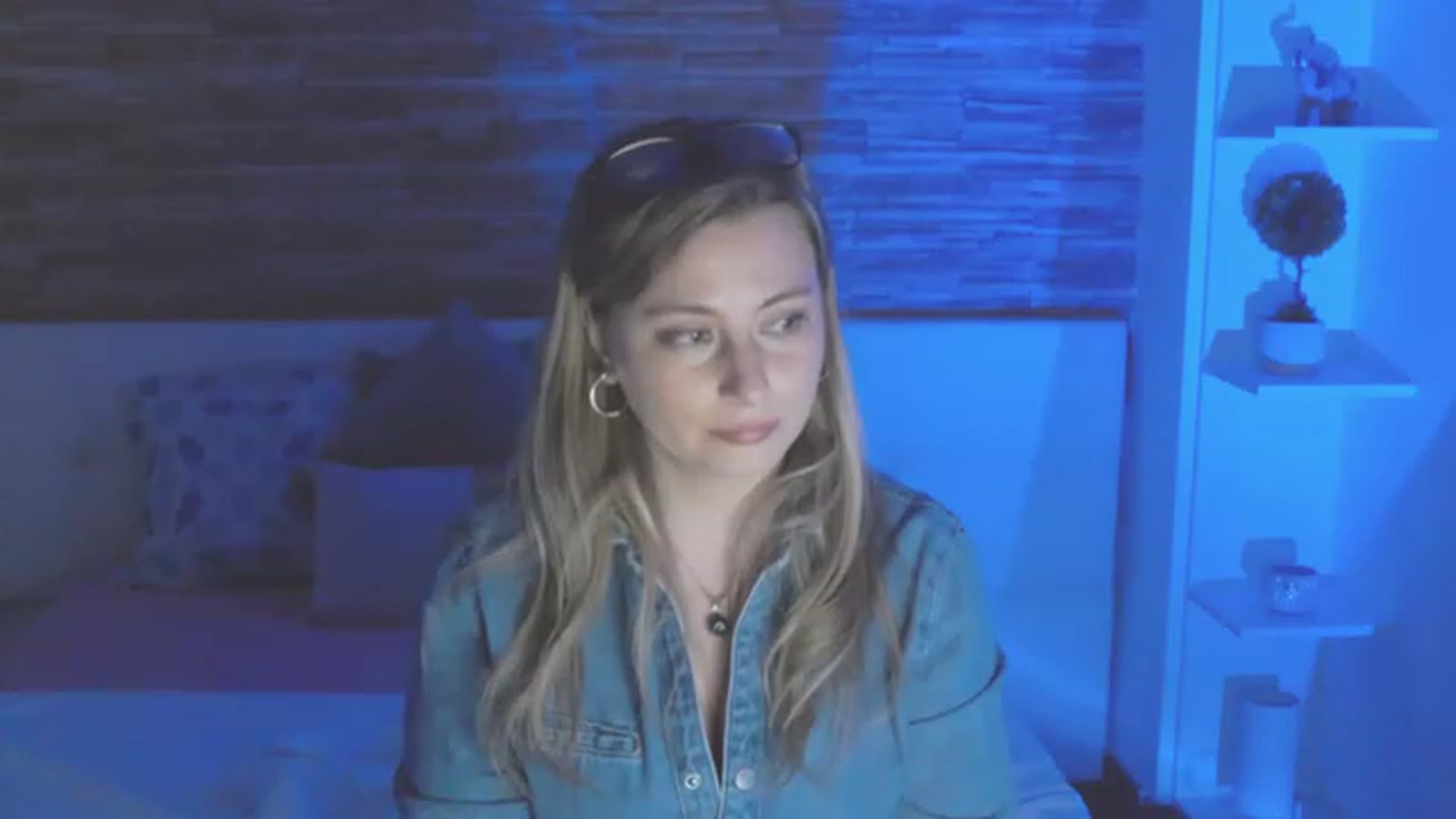 Gallery image thumbnail from DeliceSmile's myfreecams stream on, 04/22/2023, 19:30 image 20 of 20