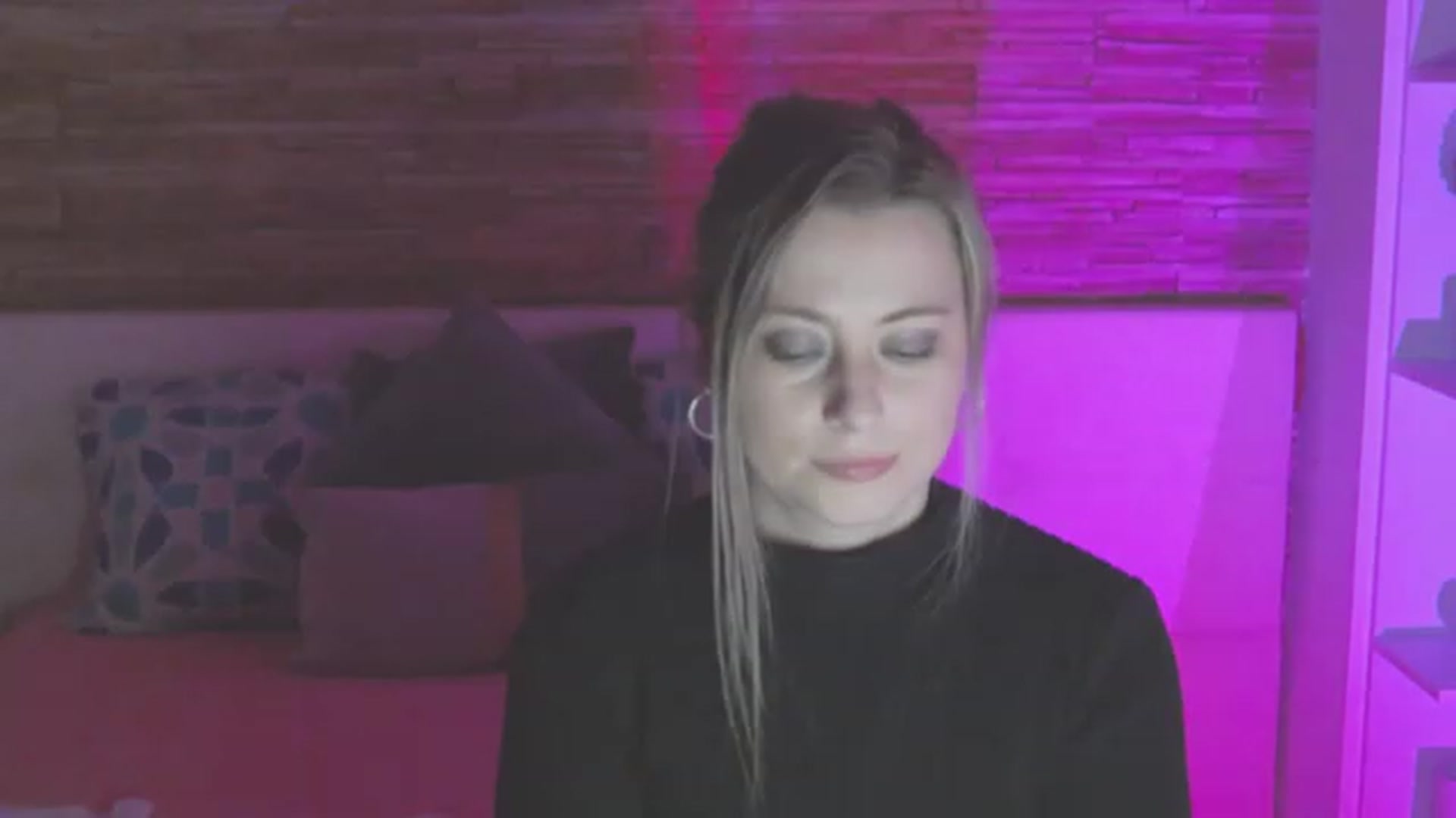 Gallery image thumbnail from DeliceSmile's myfreecams stream on, 04/28/2023, 19:30 image 20 of 20