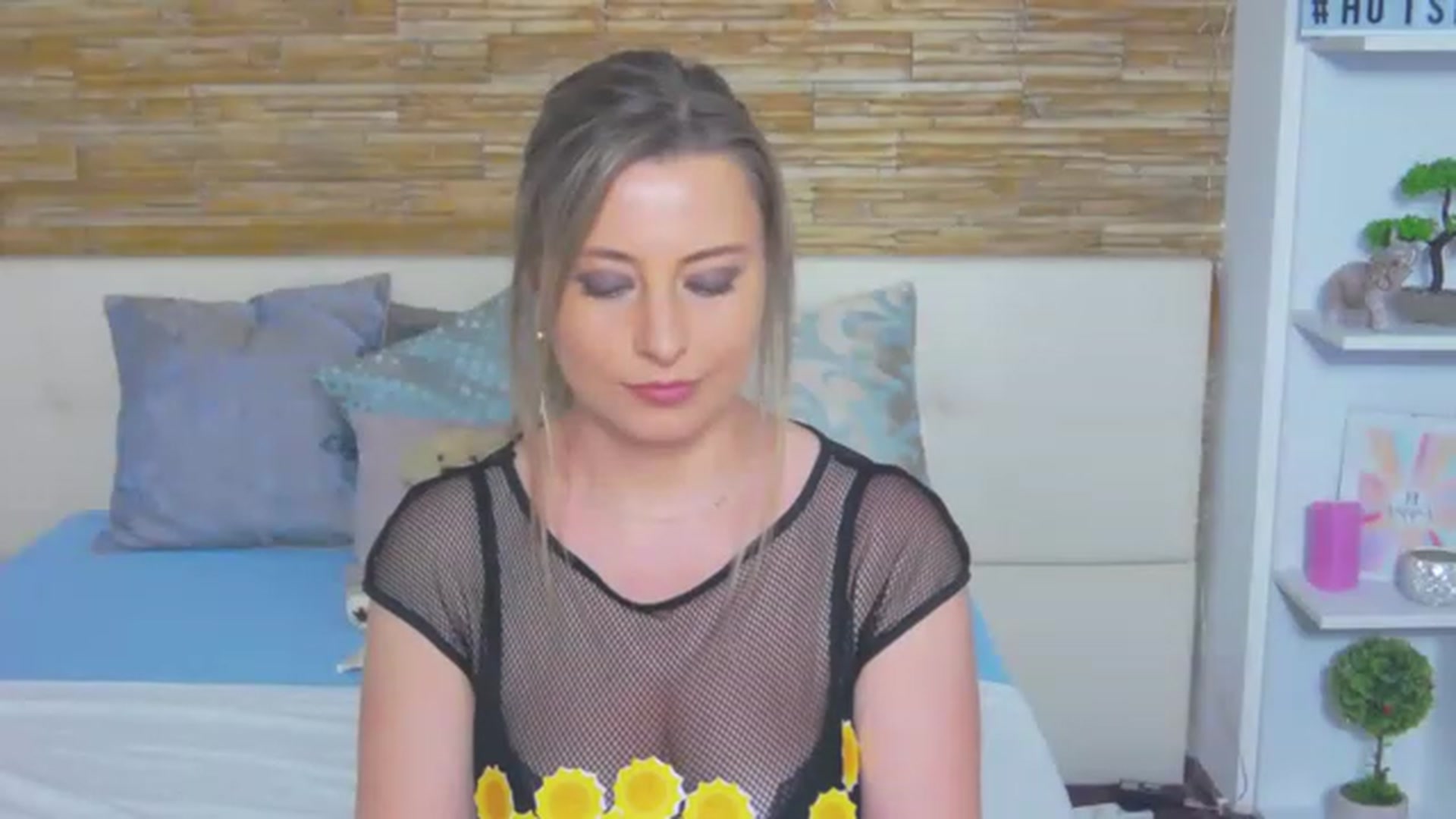Gallery image thumbnail from DeliceSmile's myfreecams stream on, 06/16/2023, 15:17 image 15 of 20