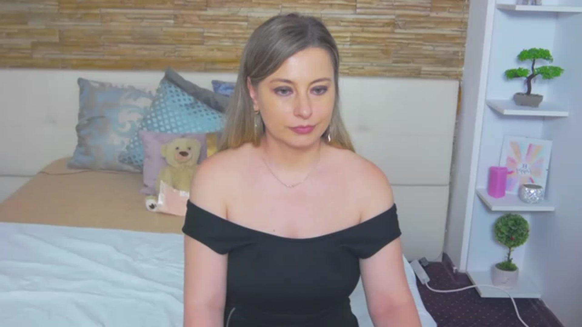 Gallery image thumbnail from DeliceSmile's myfreecams stream on, 06/22/2023, 19:30 image 7 of 20
