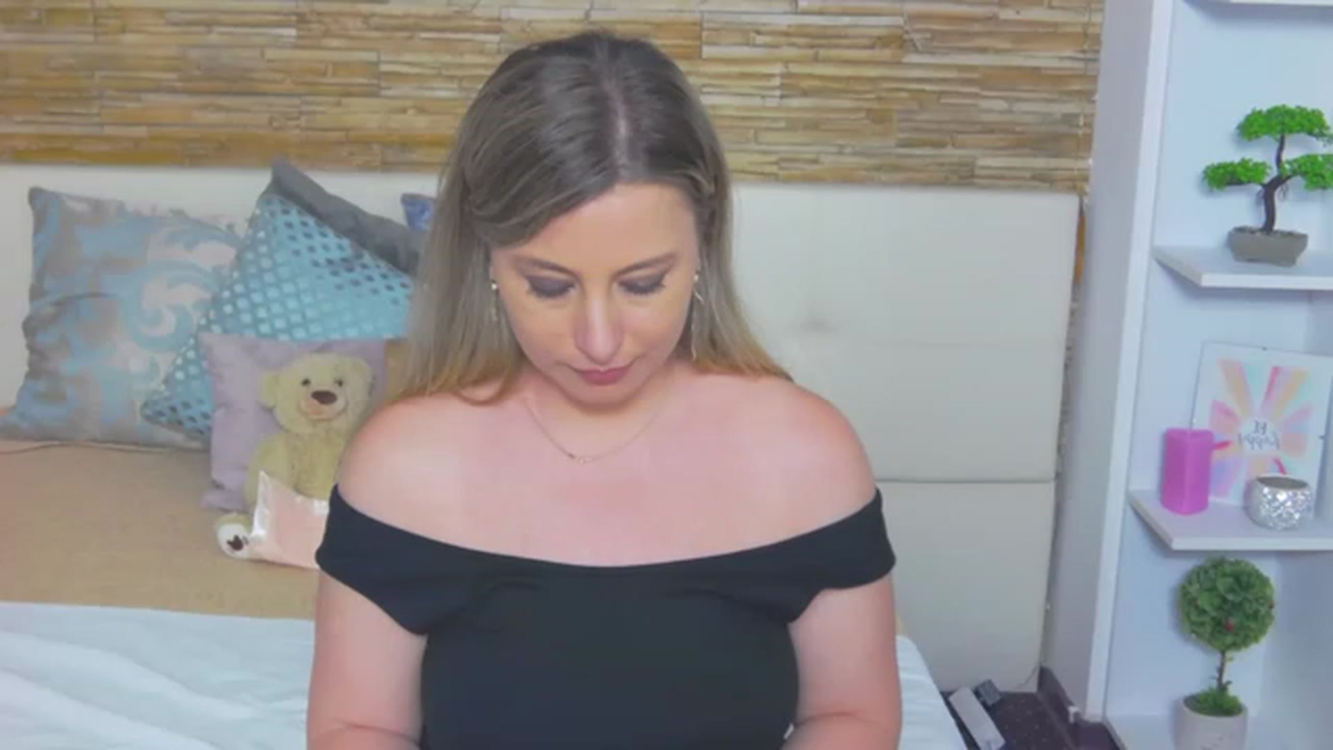 Gallery image thumbnail from DeliceSmile's myfreecams stream on, 06/22/2023, 19:30 image 18 of 20