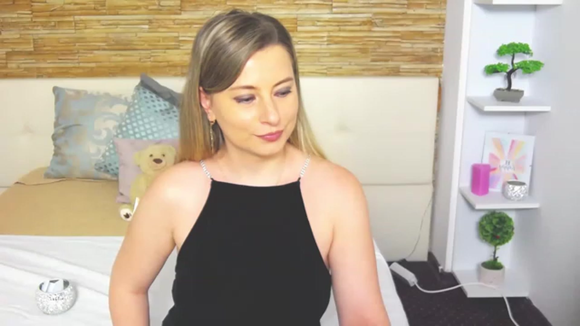 Gallery image thumbnail from DeliceSmile's myfreecams stream on, 06/27/2023, 14:08 image 5 of 20