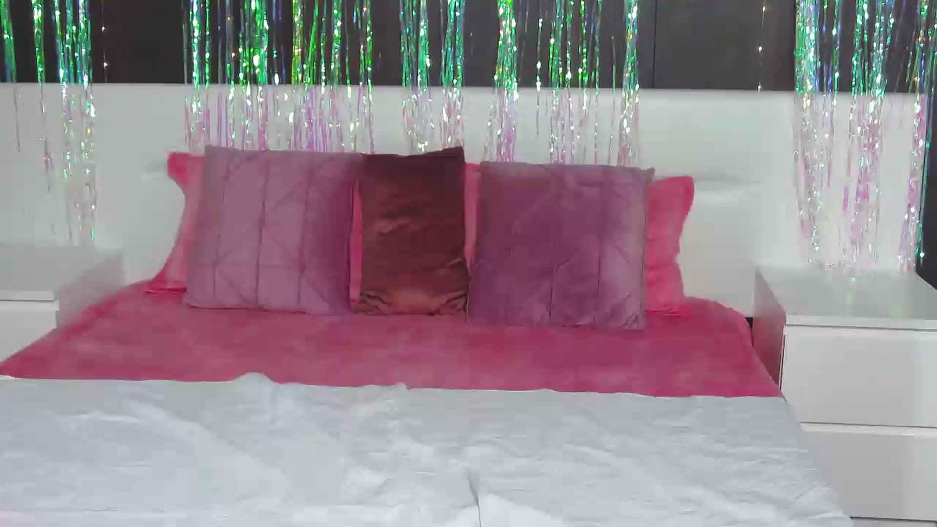 Gallery image thumbnail from DeliceSmile's myfreecams stream on, 07/04/2023, 19:34 image 3 of 20
