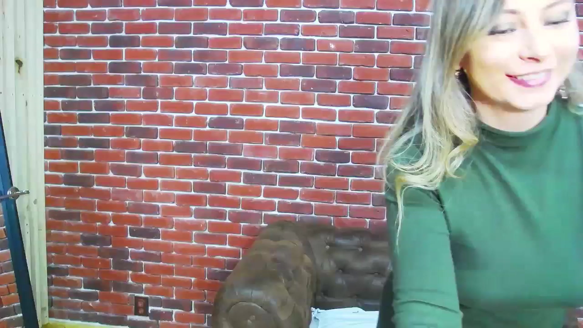 Gallery image thumbnail from DeliceSmile's myfreecams stream on, 11/03/2023, 15:33 image 12 of 20