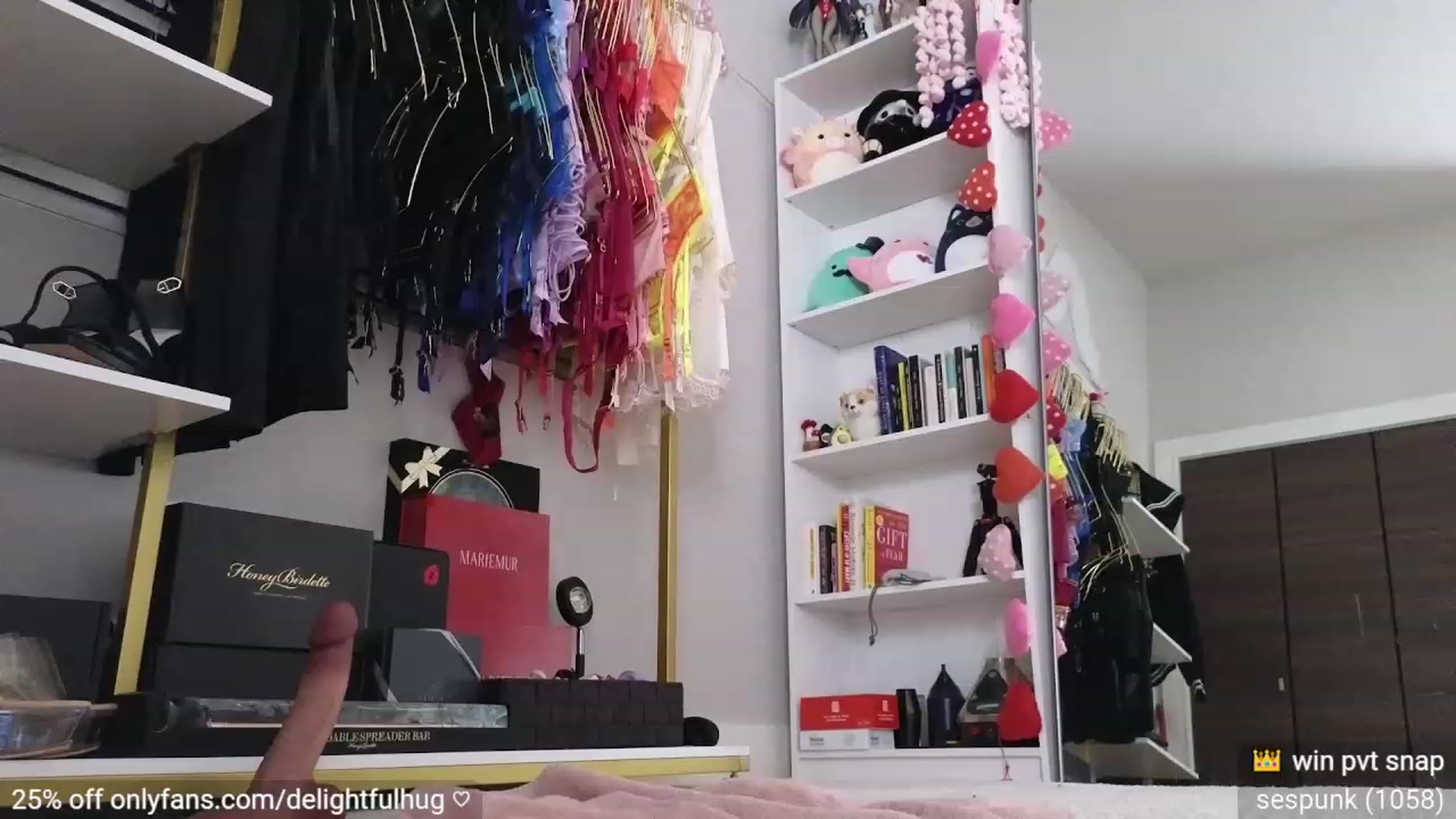 Gallery image thumbnail from DelightfulHug's myfreecams stream on, 08/06/2023, 04:39 image 18 of 20