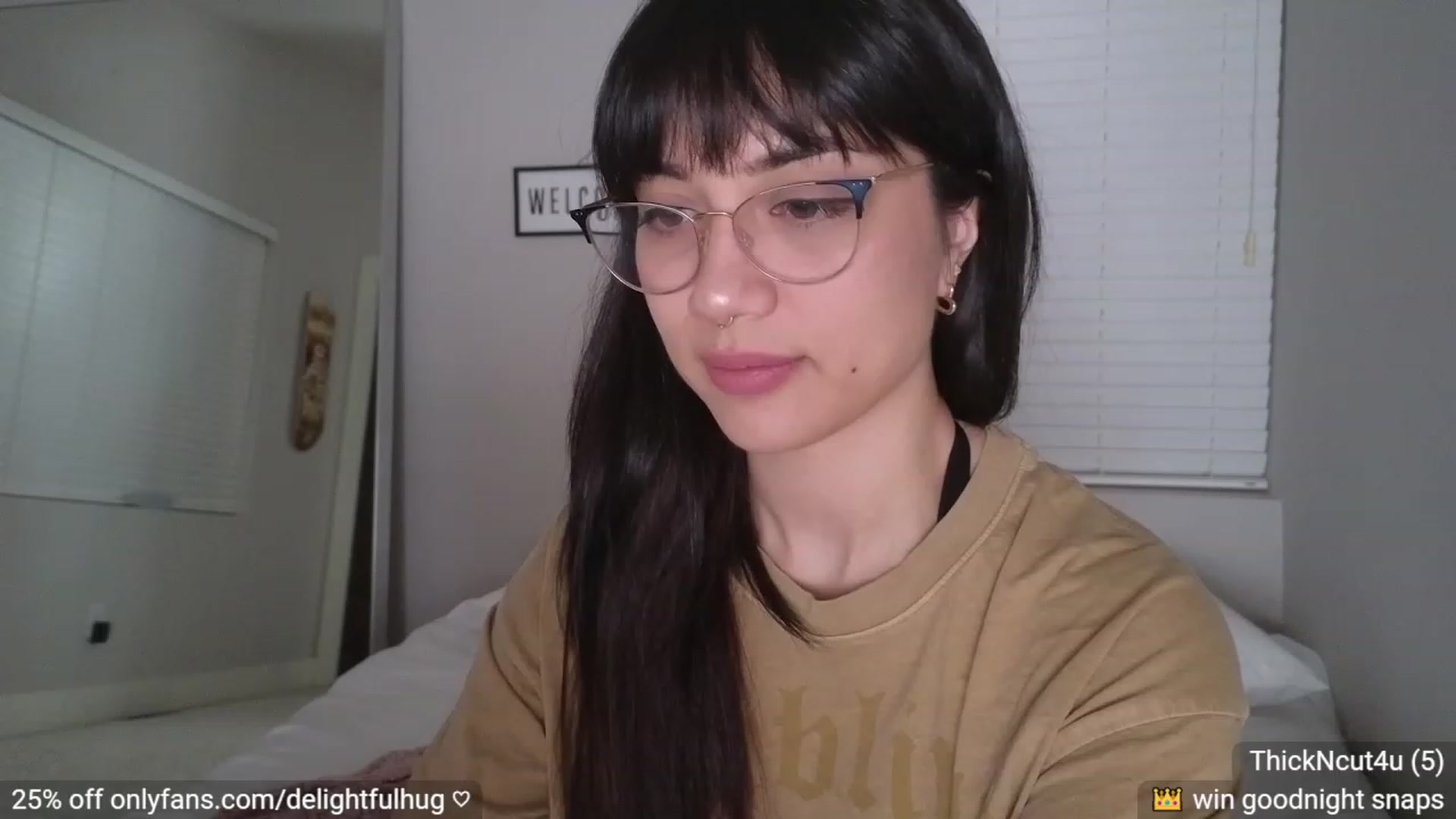 Gallery image thumbnail from DelightfulHug's myfreecams stream on, 11/19/2023, 04:30 image 1 of 20
