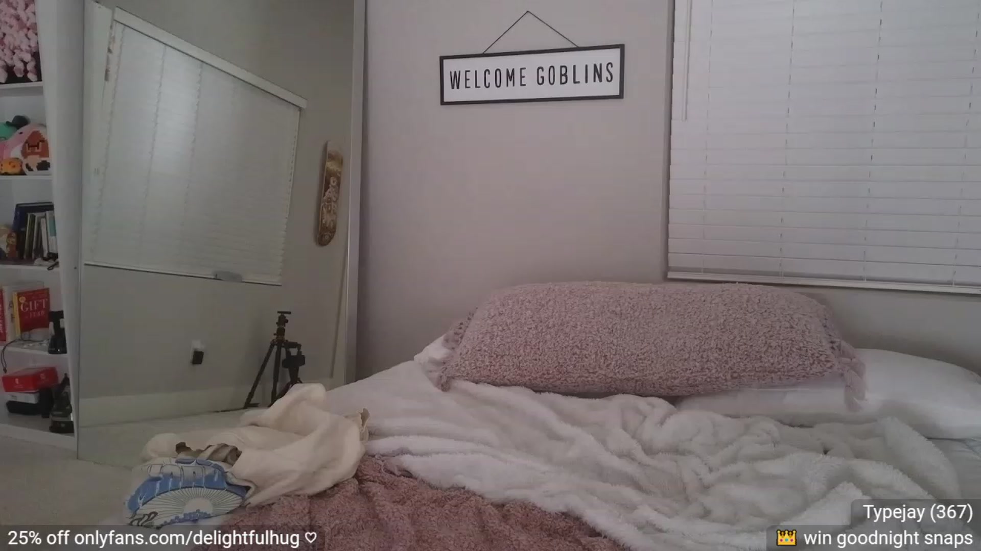 Gallery image thumbnail from DelightfulHug's myfreecams stream on, 11/22/2023, 03:25 image 11 of 20