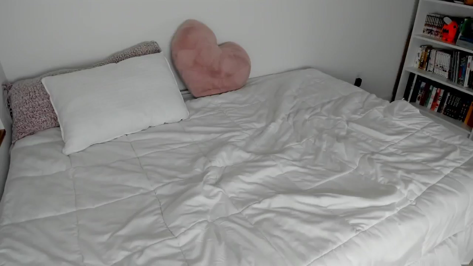 Gallery image thumbnail from DelightfulHug's myfreecams stream on, 10/16/2024, 05:49 image 2 of 20