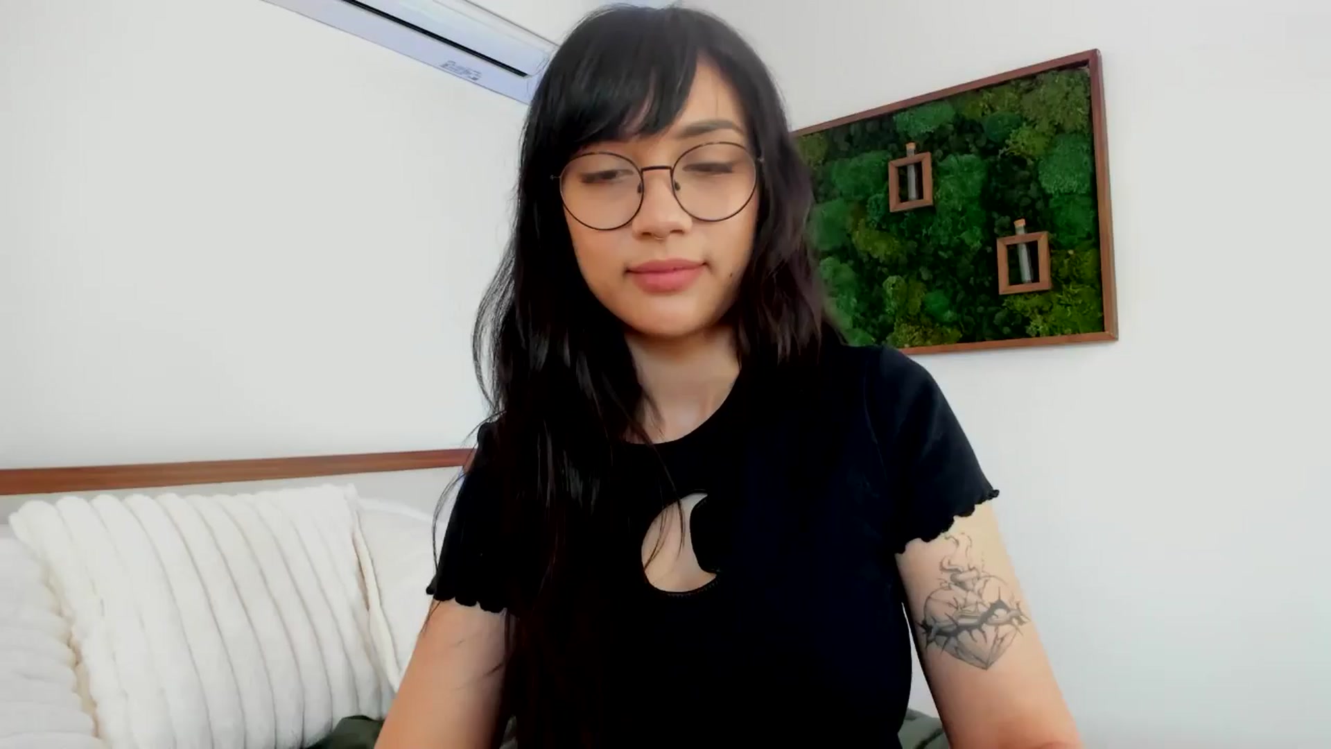 Gallery image thumbnail from DelightfulHug's myfreecams stream on, 05/27/2025, 03:12 image 1 of 20