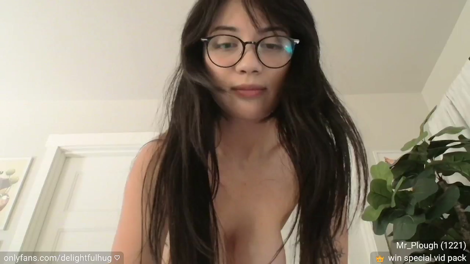 Gallery image thumbnail from DelightfulHug's myfreecams stream on, 02/14/2026, 05:48 image 17 of 20