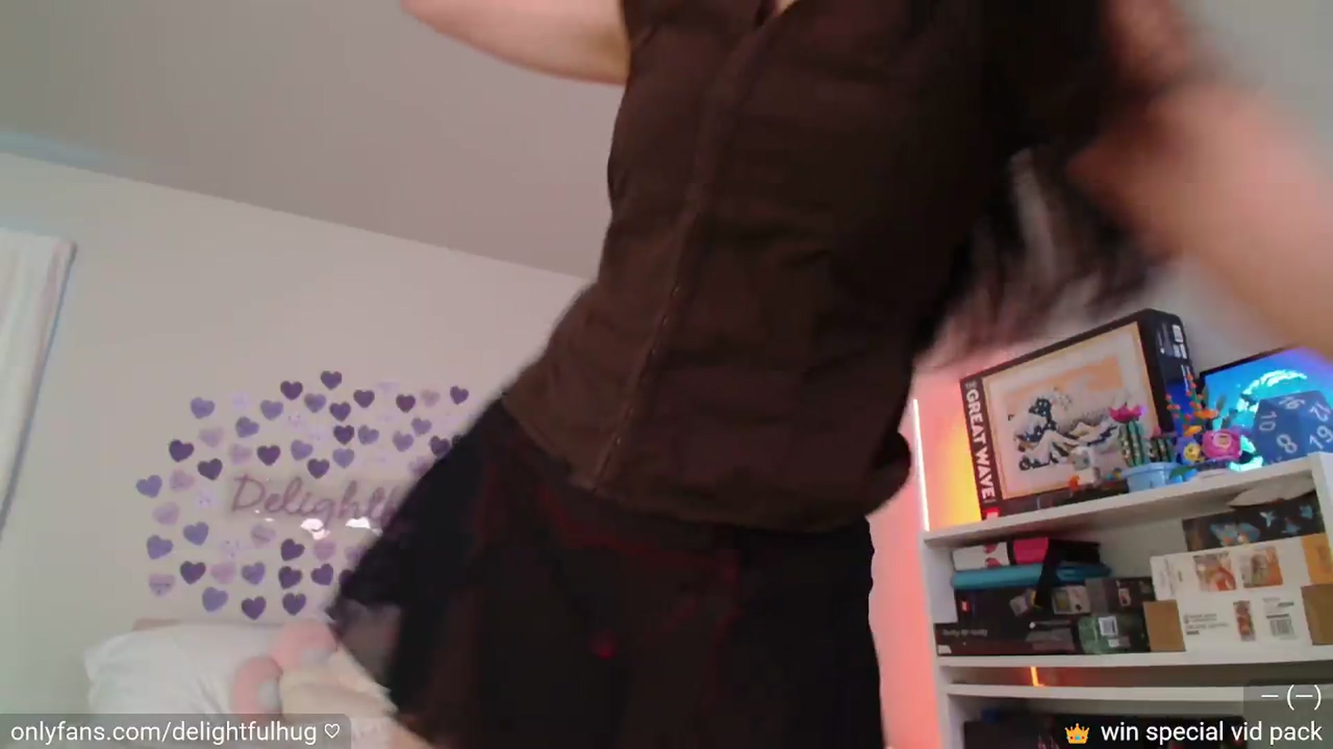 Gallery image thumbnail from DelightfulHug's myfreecams stream on, 07/31/2026, 03:04 image 6 of 20