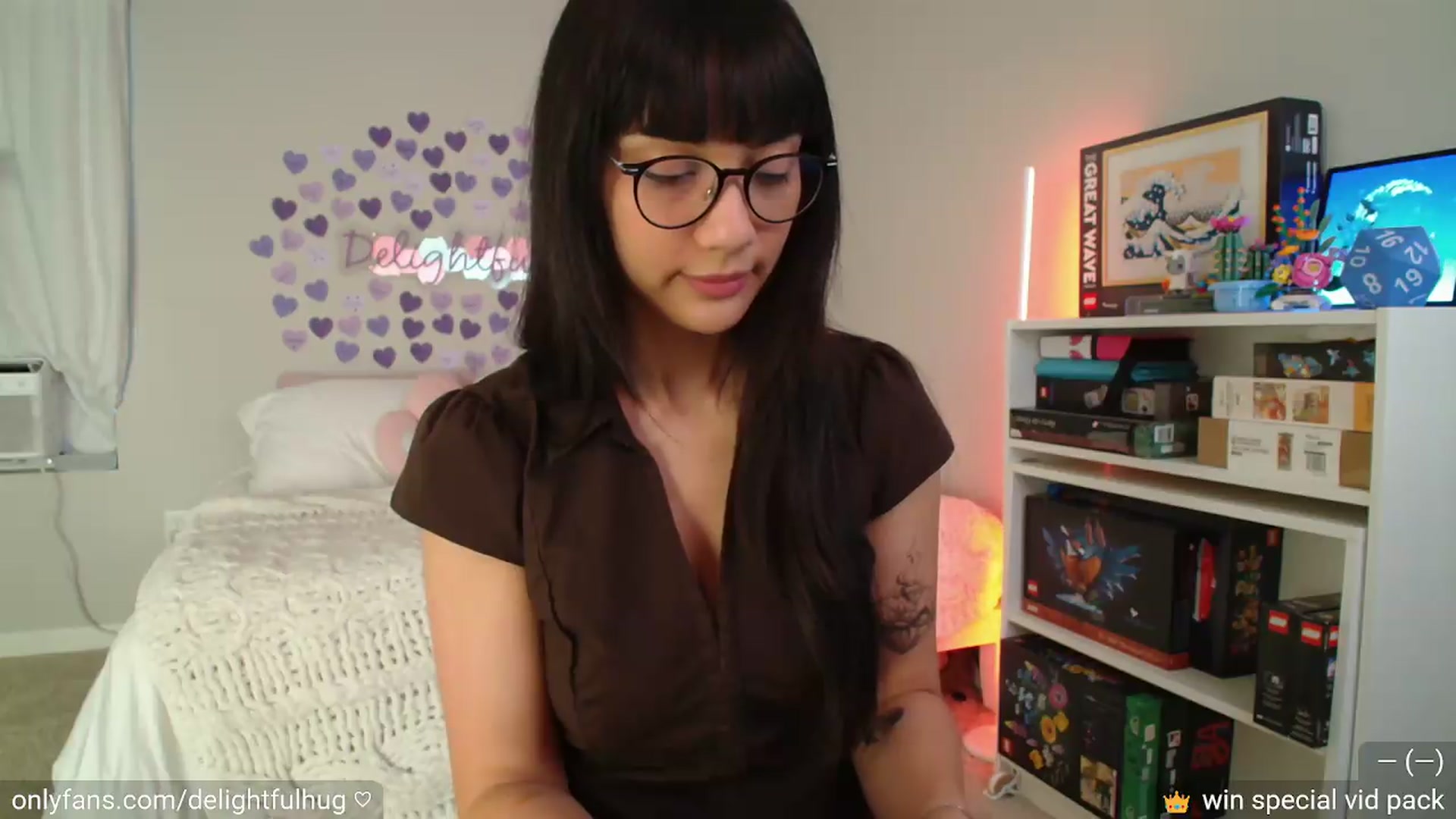 Gallery image thumbnail from DelightfulHug's myfreecams stream on, 07/31/2026, 03:04 image 13 of 20