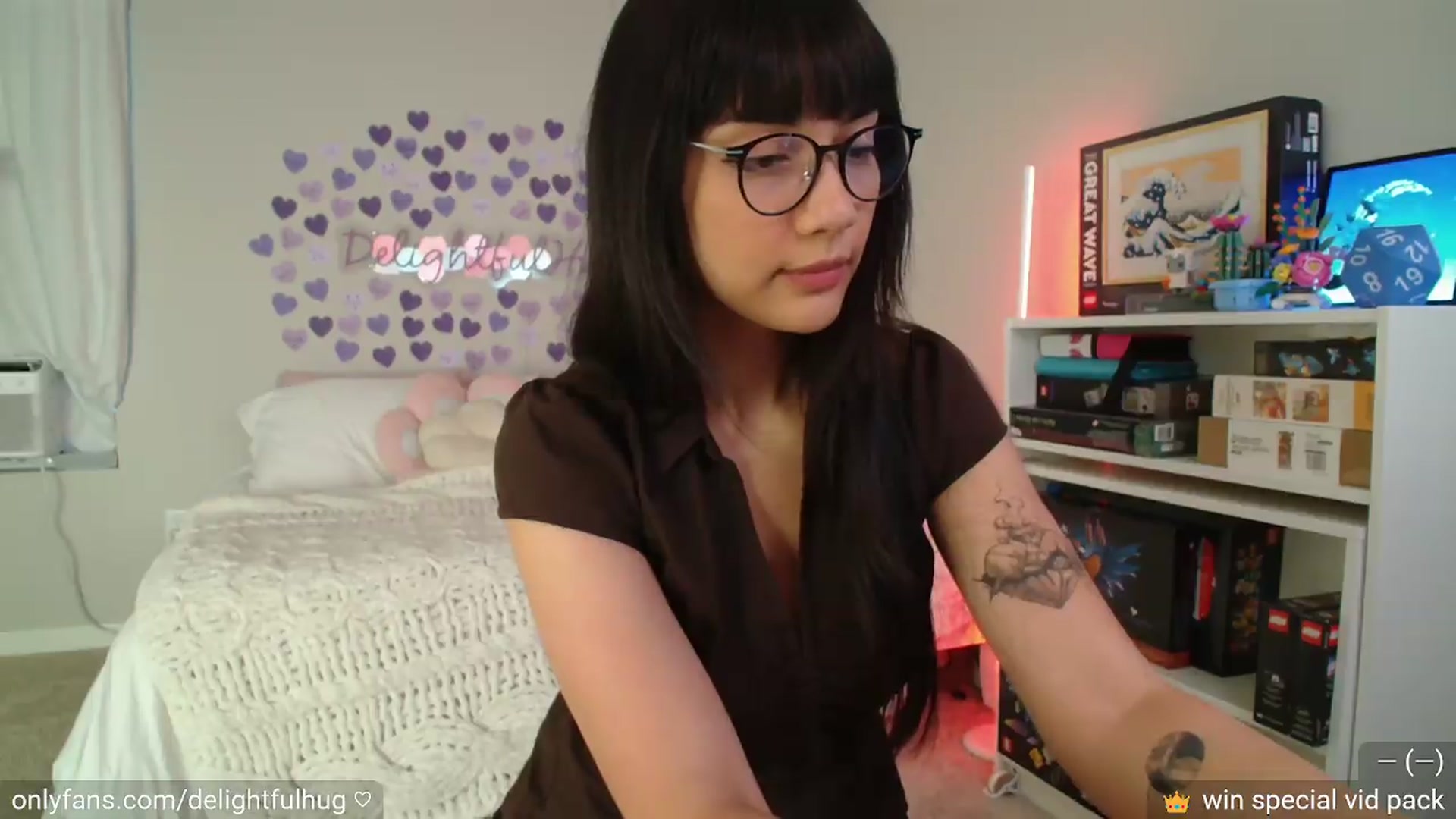 Gallery image thumbnail from DelightfulHug's myfreecams stream on, 07/31/2026, 03:04 image 10 of 20