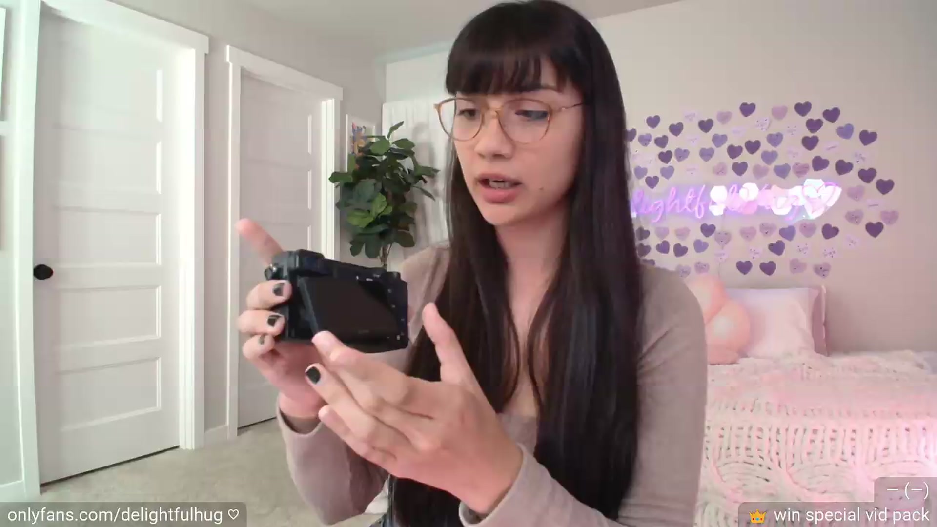 Gallery image thumbnail from DelightfulHug's myfreecams stream on, 08/22/2026, 03:45 image 2 of 20